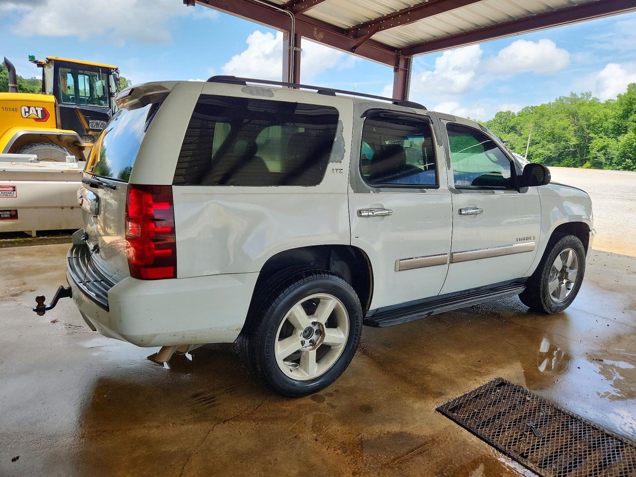 2007 Chevrolet Tahoe K1500 White vin: 1GNFK13087J101403