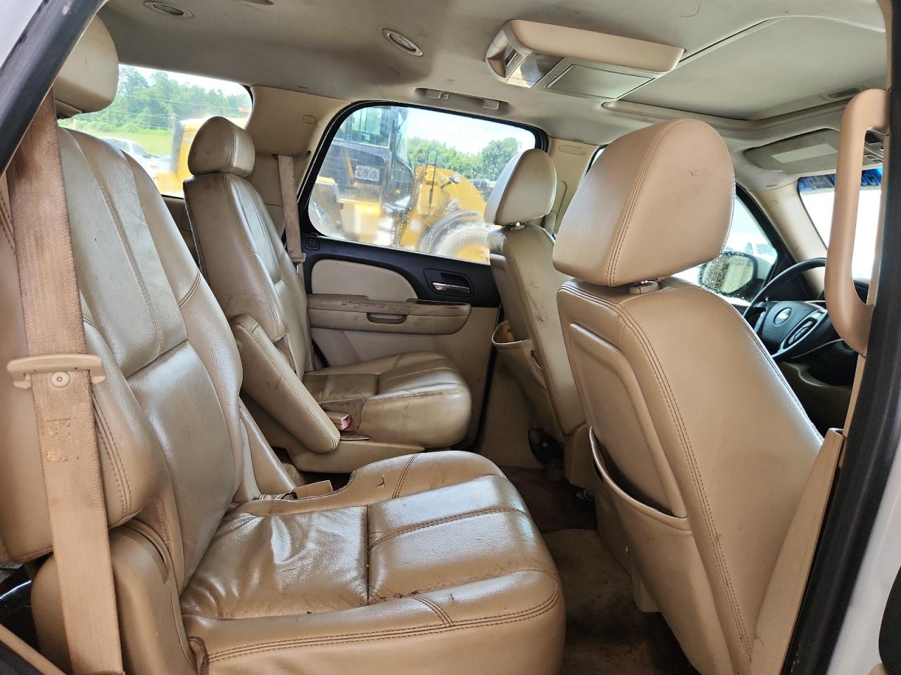2007 Chevrolet Tahoe K1500 White vin: 1GNFK13087J101403 Damage: Right Rear Seat Cushion, Torn, 1/2 To 1 Inch