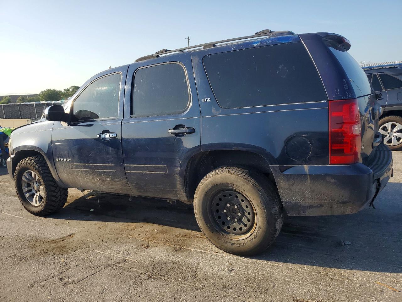2007 Chevrolet Tahoe K1500 Blue vin: 1GNFK13087J304341