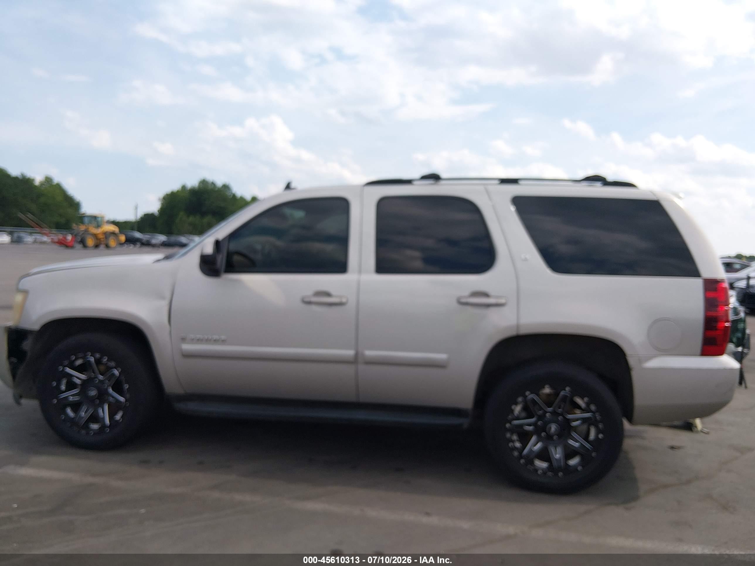 2007 Chevrolet Tahoe Lt Silver vin: 1GNFK13087R189368