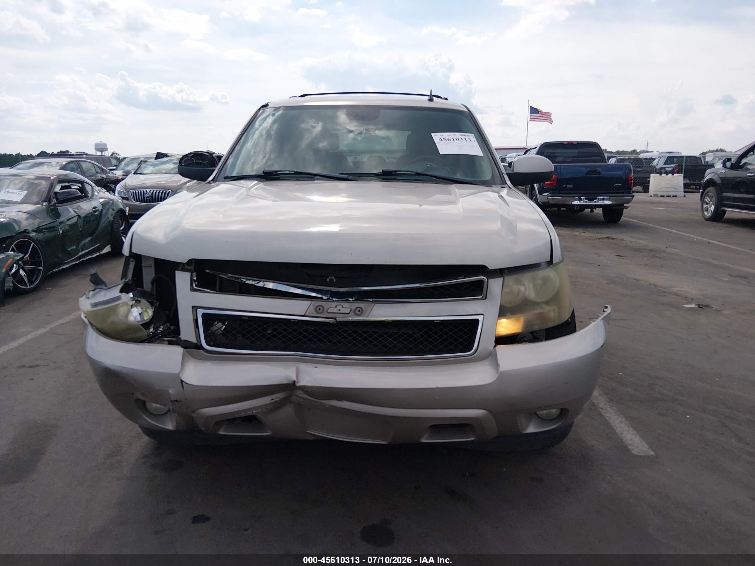 2007 Chevrolet Tahoe Lt Silver vin: 1GNFK13087R189368