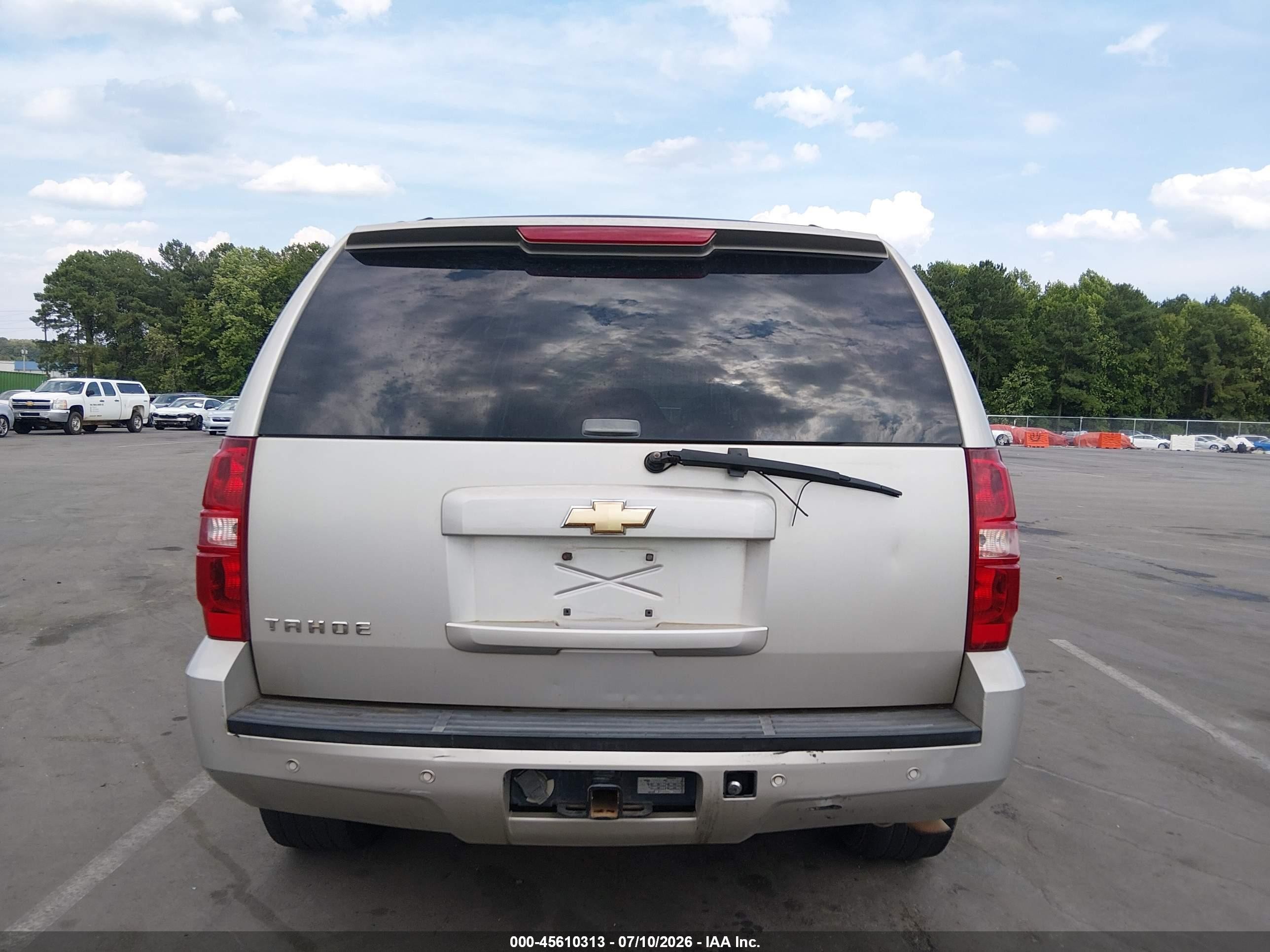 2007 Chevrolet Tahoe Lt Silver vin: 1GNFK13087R189368