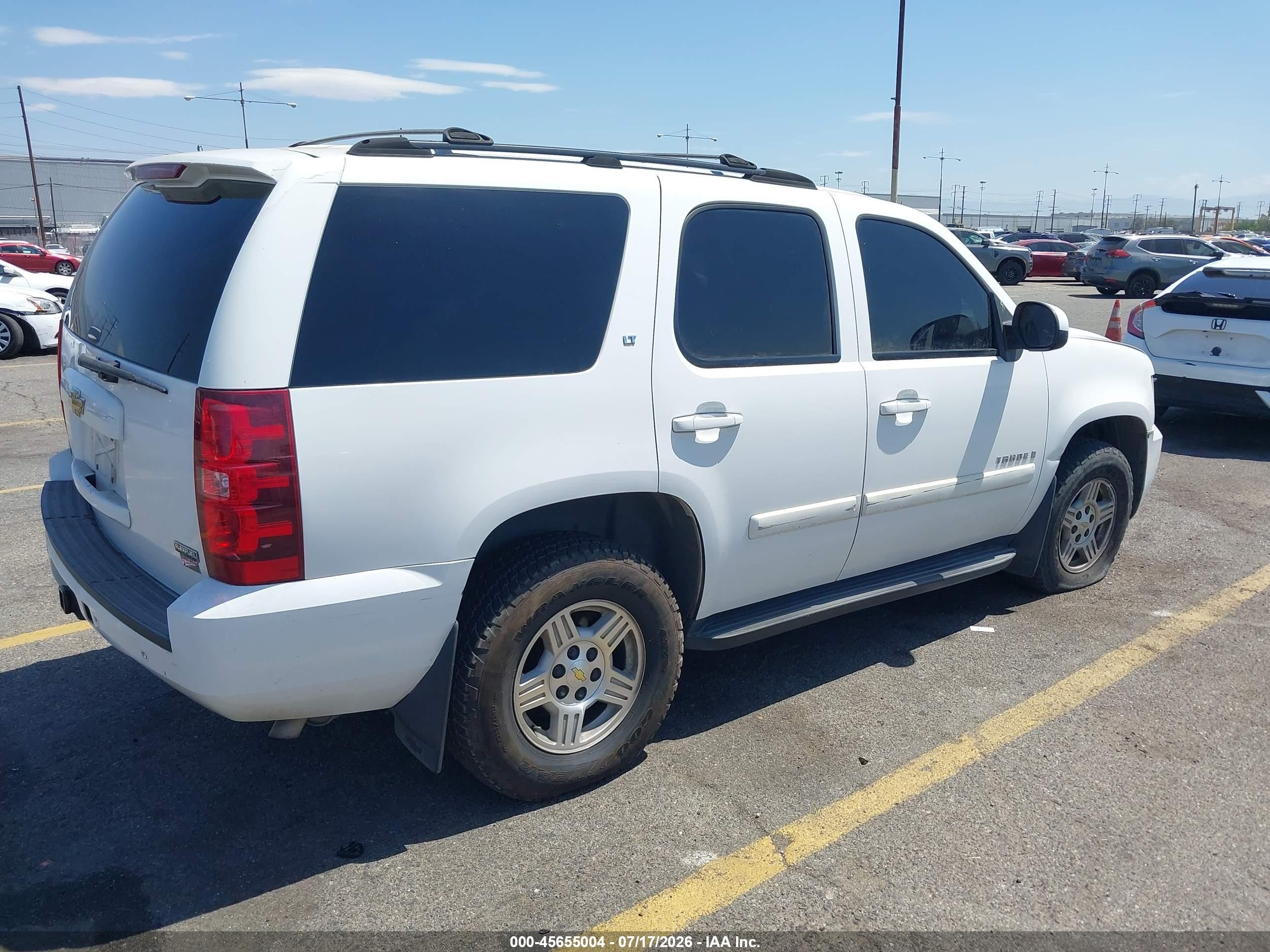 2007 Chevrolet Tahoe Lt White vin: 1GNFK13087R256504