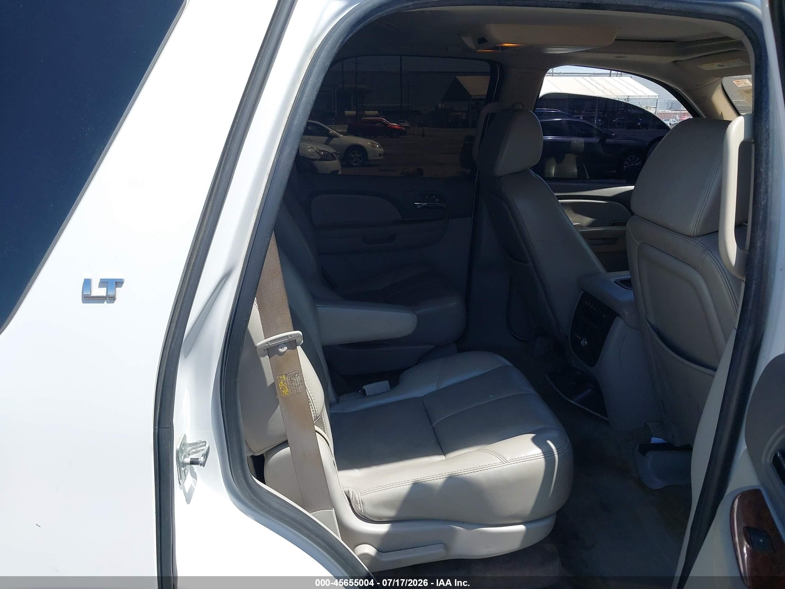 2007 Chevrolet Tahoe Lt White vin: 1GNFK13087R256504