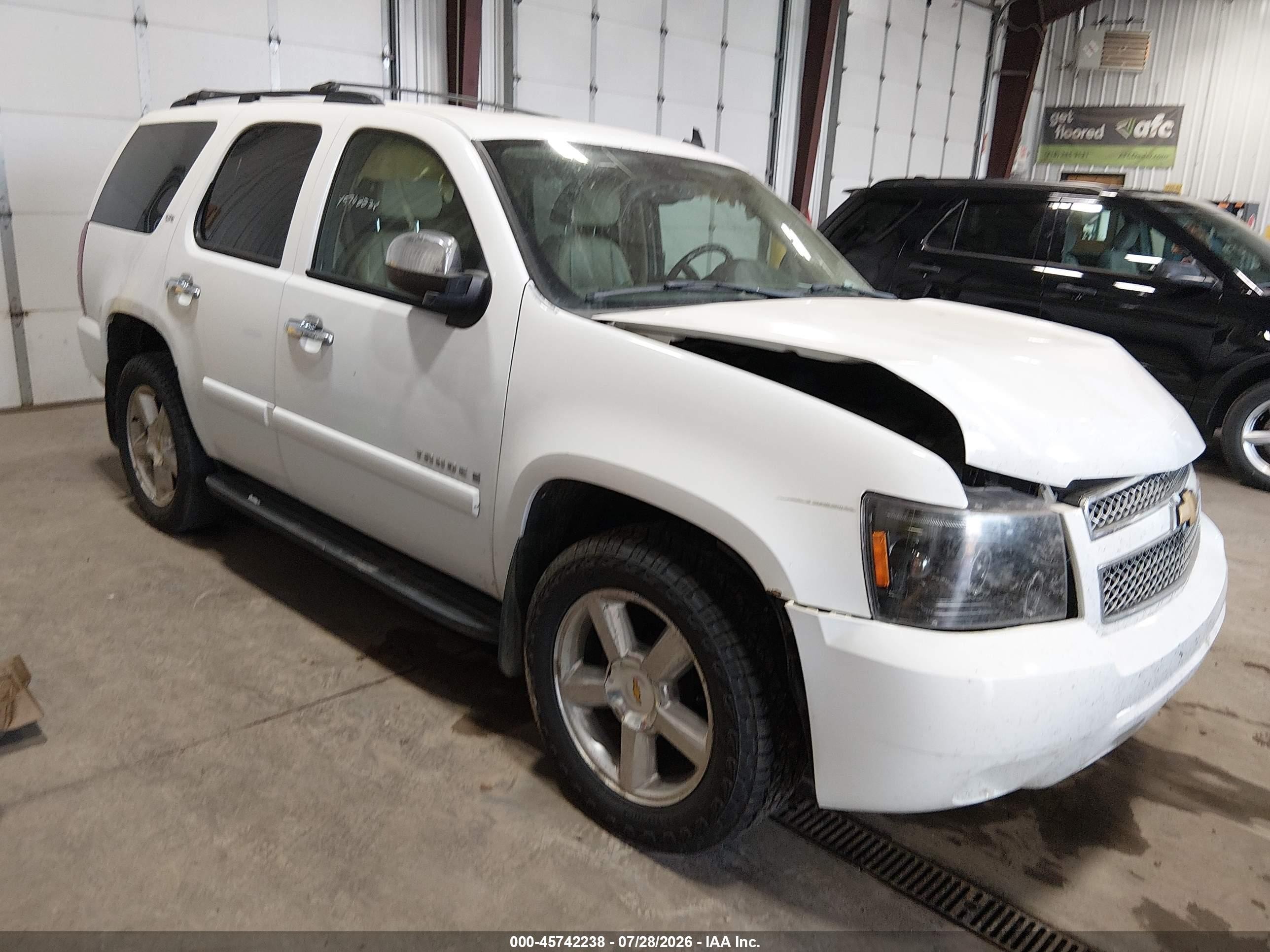 2008 Chevrolet Tahoe Ltz White vin: 1GNFK13088J103489