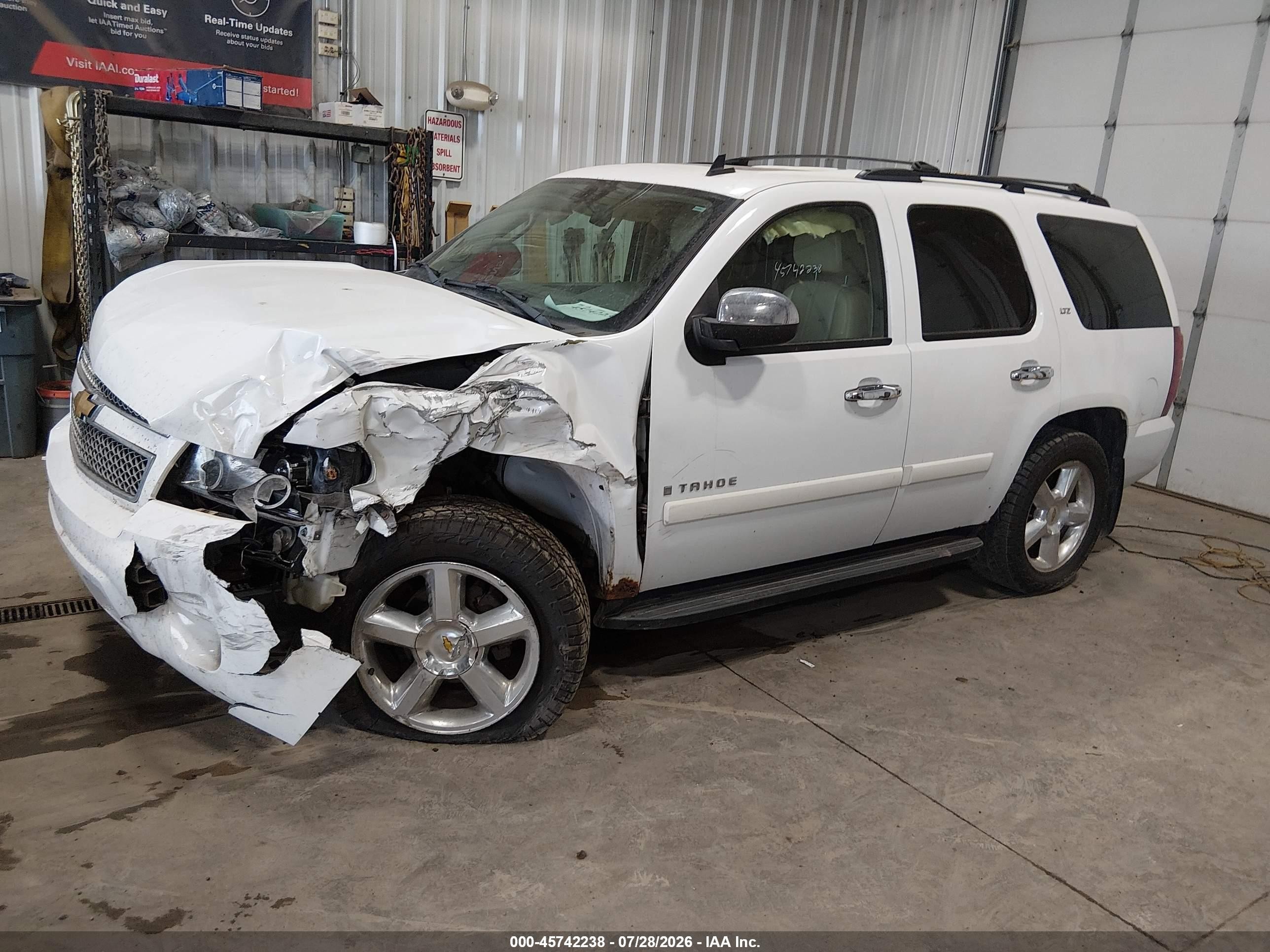 2008 Chevrolet Tahoe Ltz Белый vin: 1GNFK13088J103489