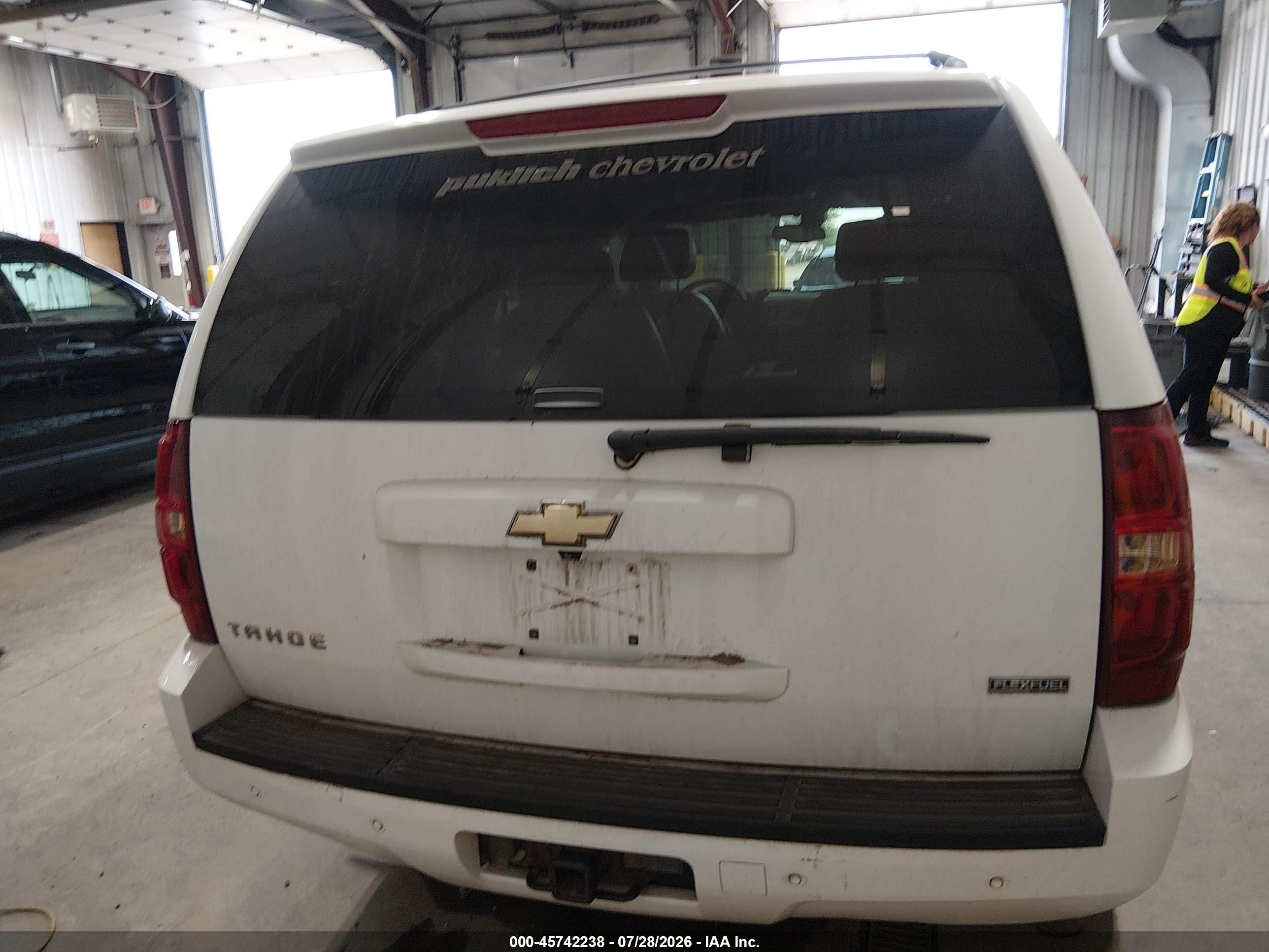 2008 Chevrolet Tahoe Ltz Белый vin: 1GNFK13088J103489