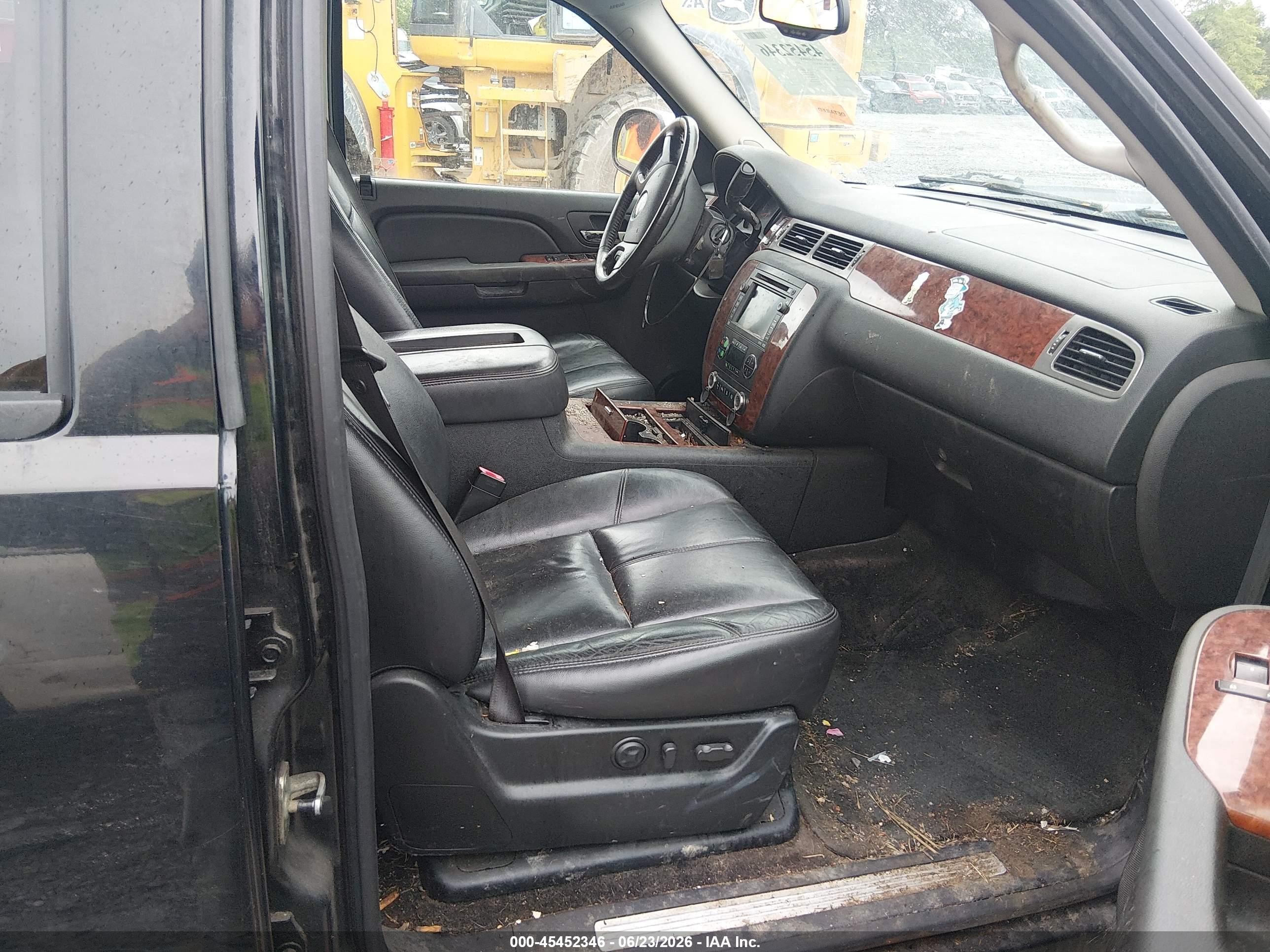 2008 Chevrolet Tahoe Ltz Black vin: 1GNFK13088R139331