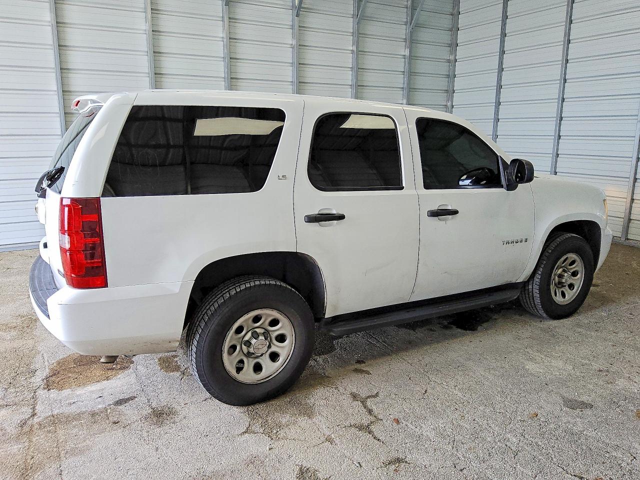 2009 Chevrolet Tahoe K1500 Ls White vin: 1GNFK13089R158155