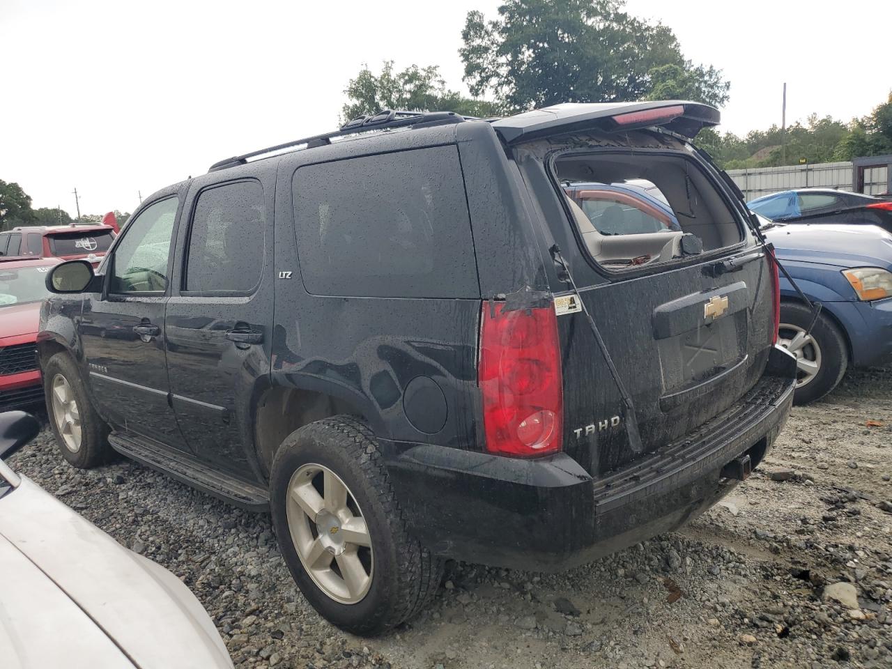 2007 Chevrolet Tahoe K1500 Черный vin: 1GNFK13097J107923