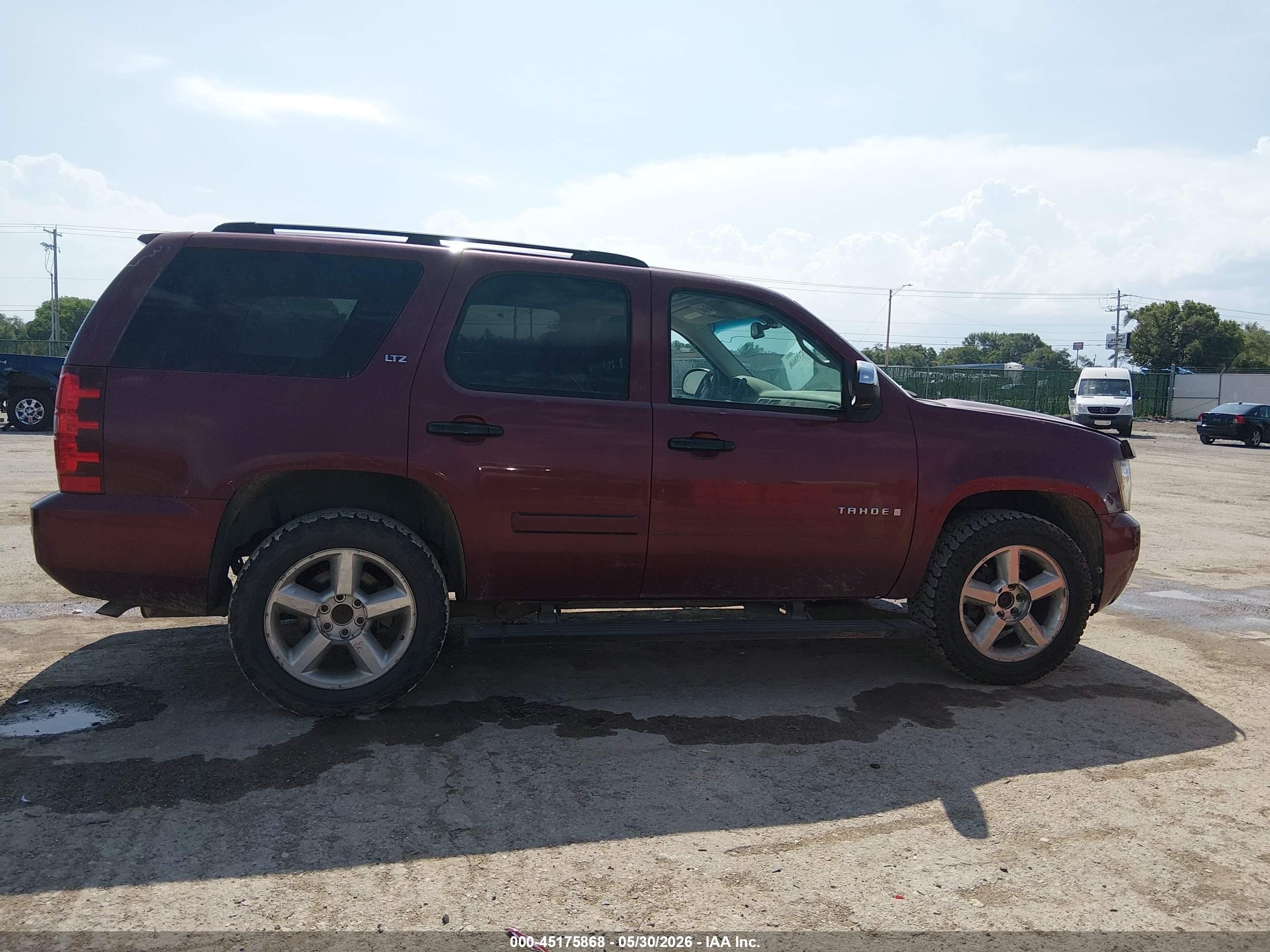 2008 Chevrolet Tahoe Ltz Maroon vin: 1GNFK13098J110404