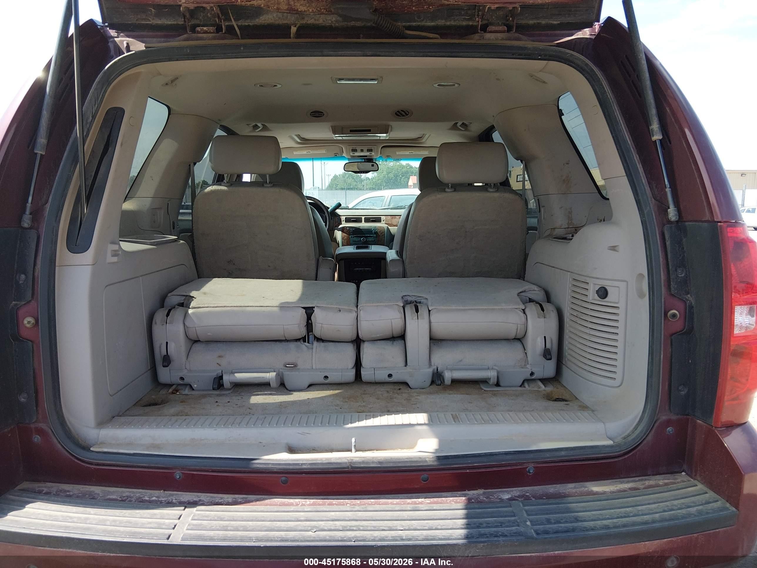 2008 Chevrolet Tahoe Ltz Maroon vin: 1GNFK13098J110404