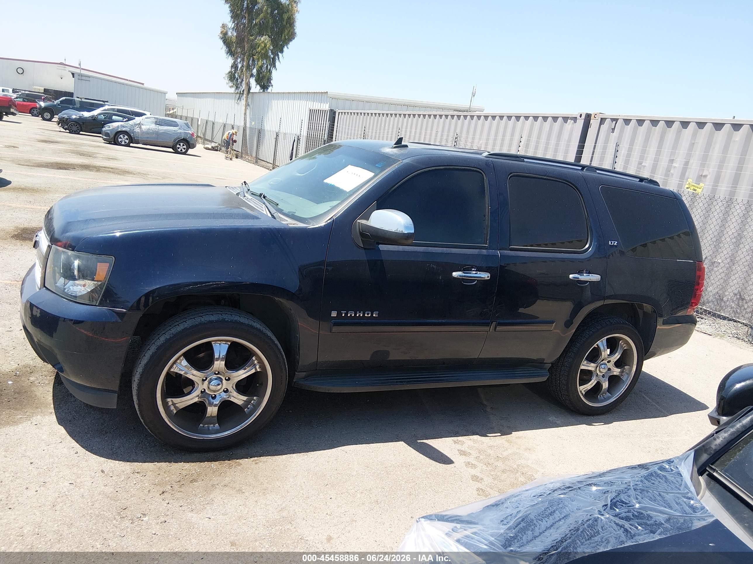 2008 Chevrolet Tahoe Ltz Dark Blue vin: 1GNFK13098J227531