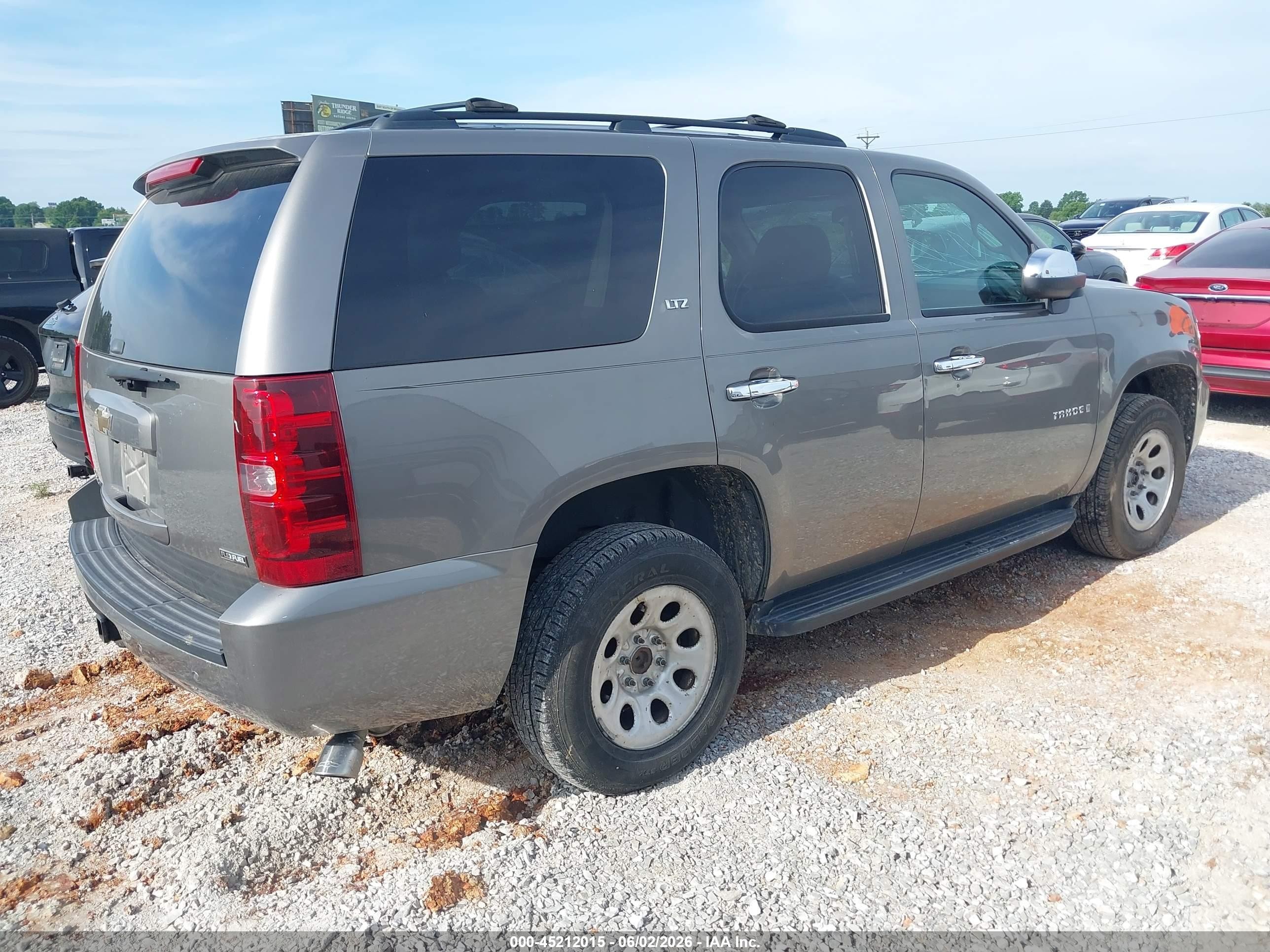 2007 Chevrolet Tahoe Ltz Серый vin: 1GNFK130X7J337602