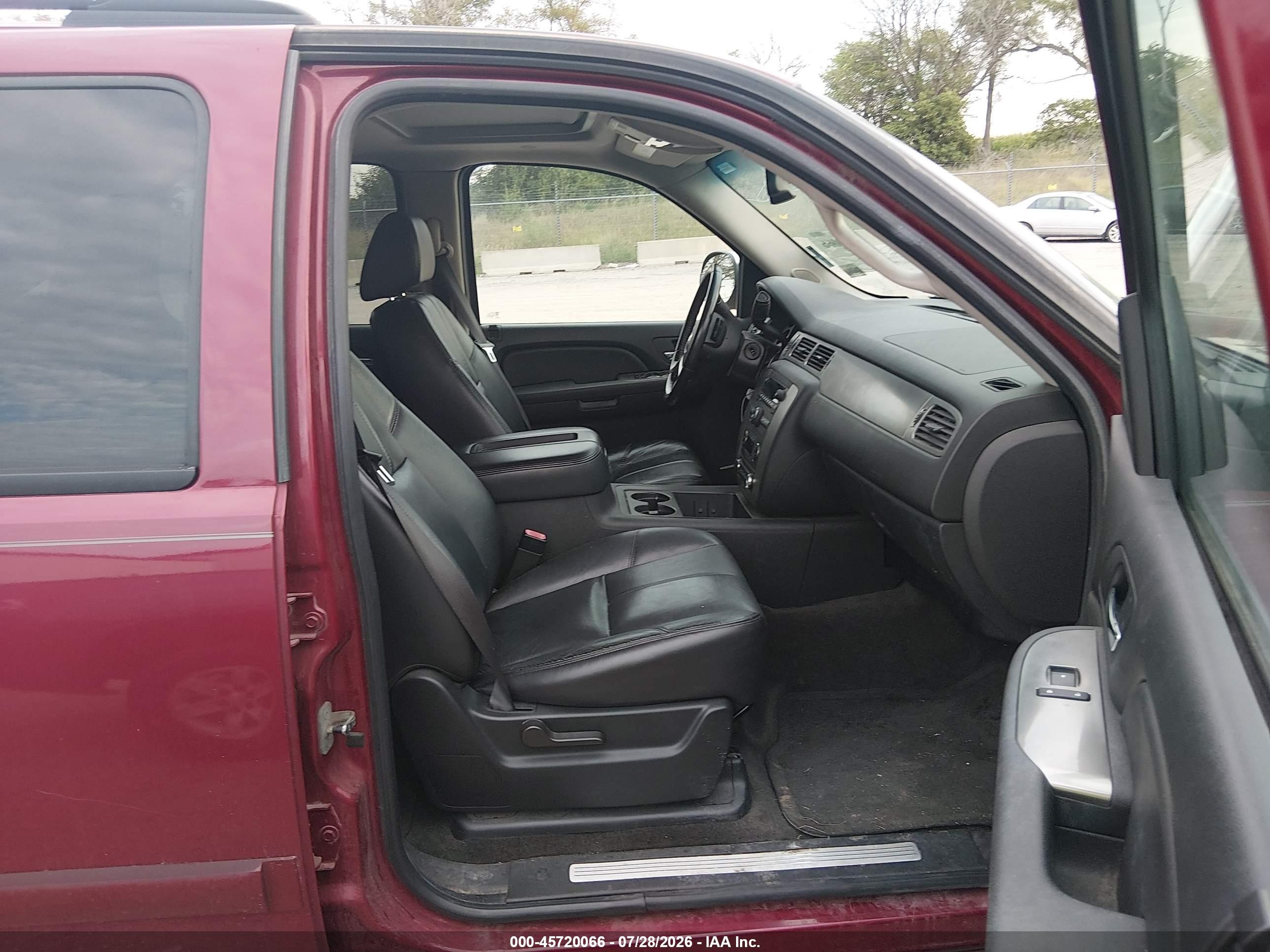2007 Chevrolet Tahoe Lt Red vin: 1GNFK130X7R420447