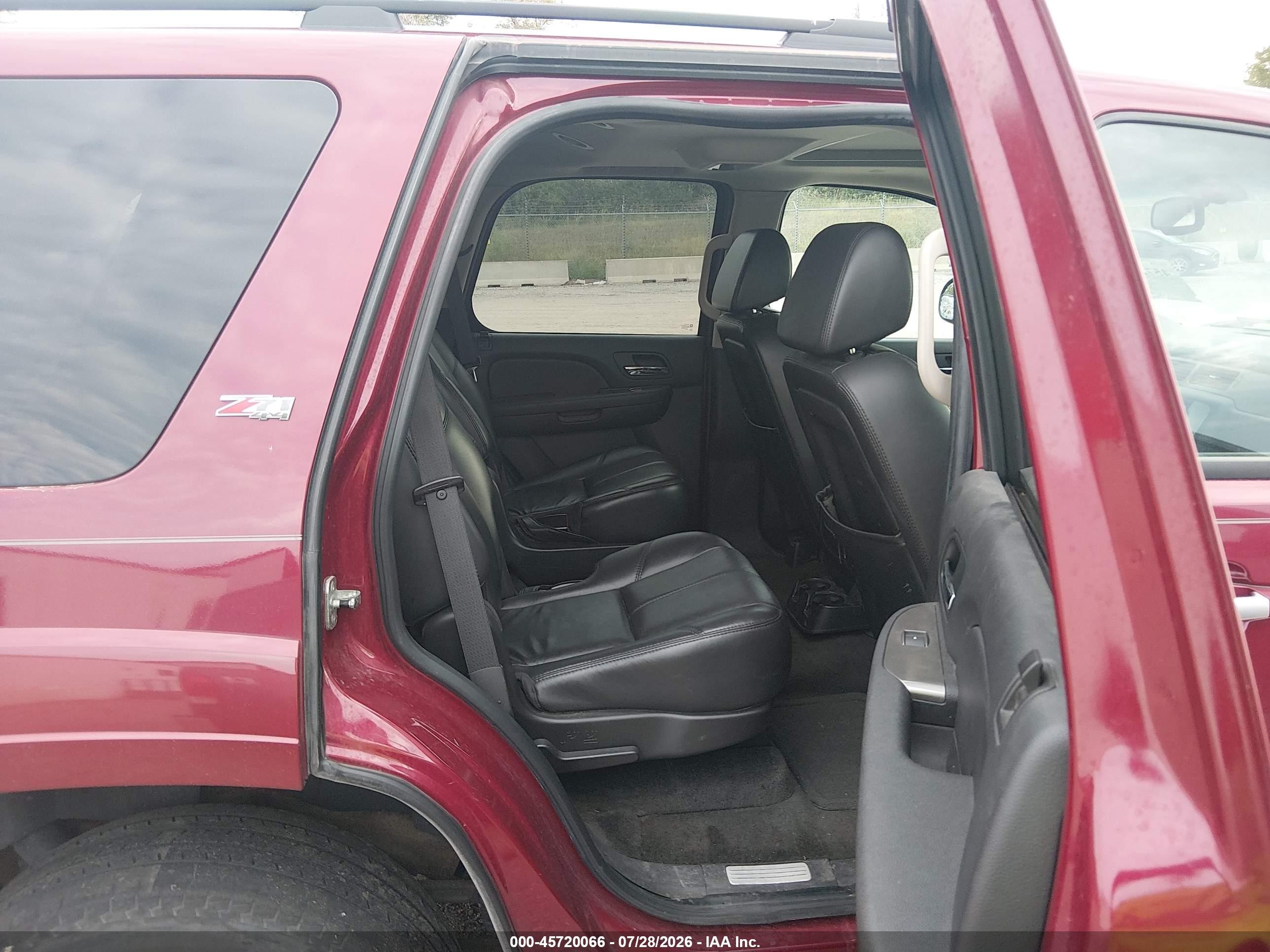 2007 Chevrolet Tahoe Lt Red vin: 1GNFK130X7R420447