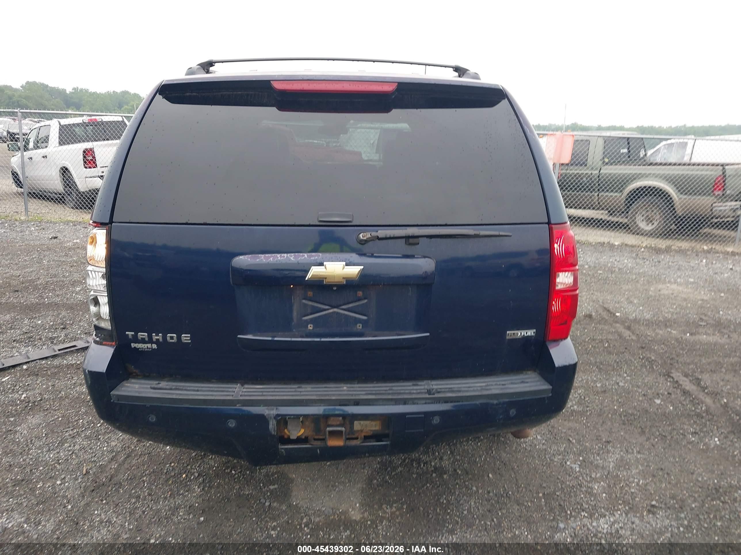 2008 Chevrolet Tahoe Lt Blue vin: 1GNFK130X8R135510