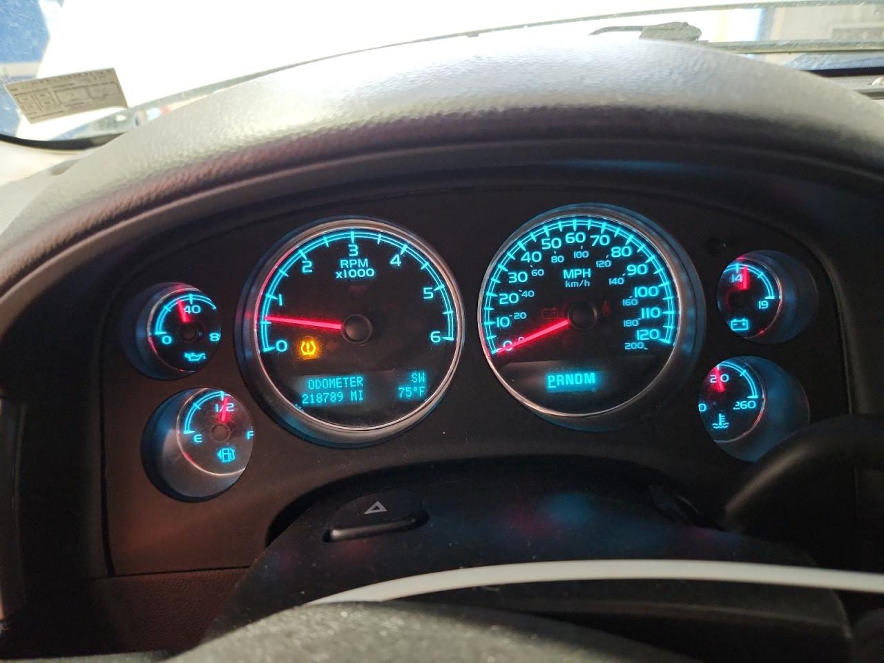 2009 Chevrolet Tahoe K1500 Ls White vin: 1GNFK130X9R264610 Damage: Warning - Tire Pressure, On, Unacceptable