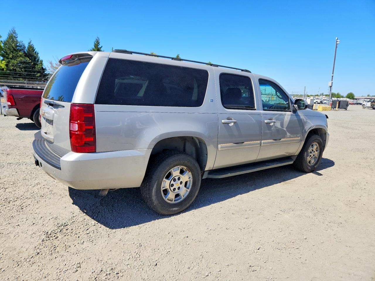 2007 Chevrolet Suburban K1500 Серебряный vin: 1GNFK16307J159799