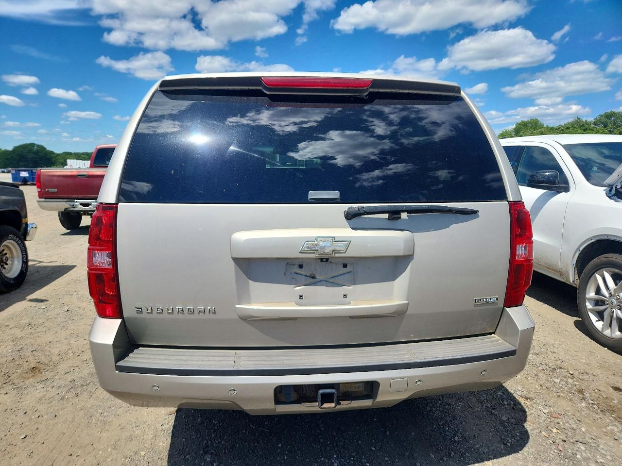 2008 Chevrolet Suburban K1500 Ls Silver vin: 1GNFK16318R225005