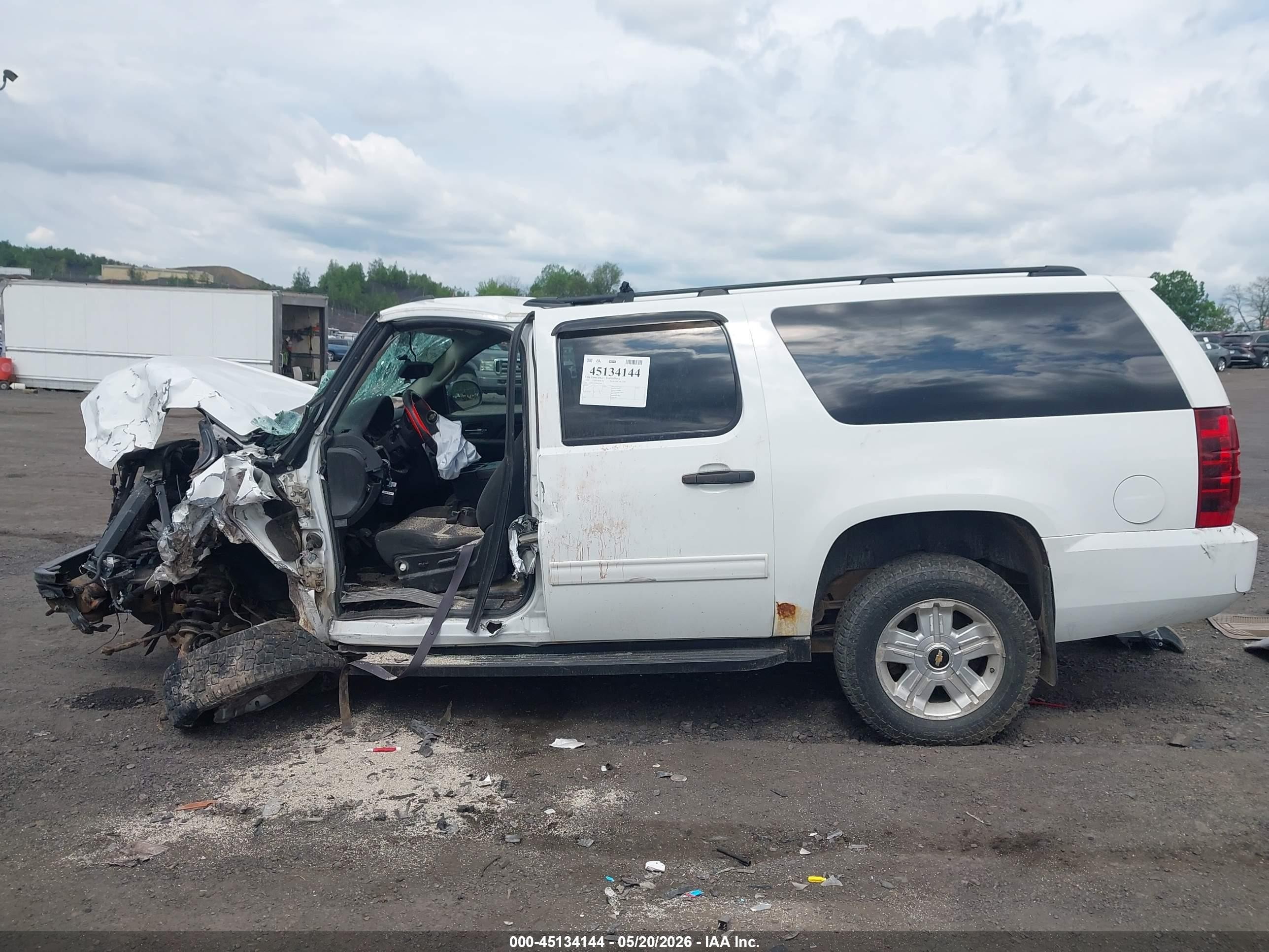 2009 Chevrolet Suburban 1500 Ls White vin: 1GNFK16319R295606