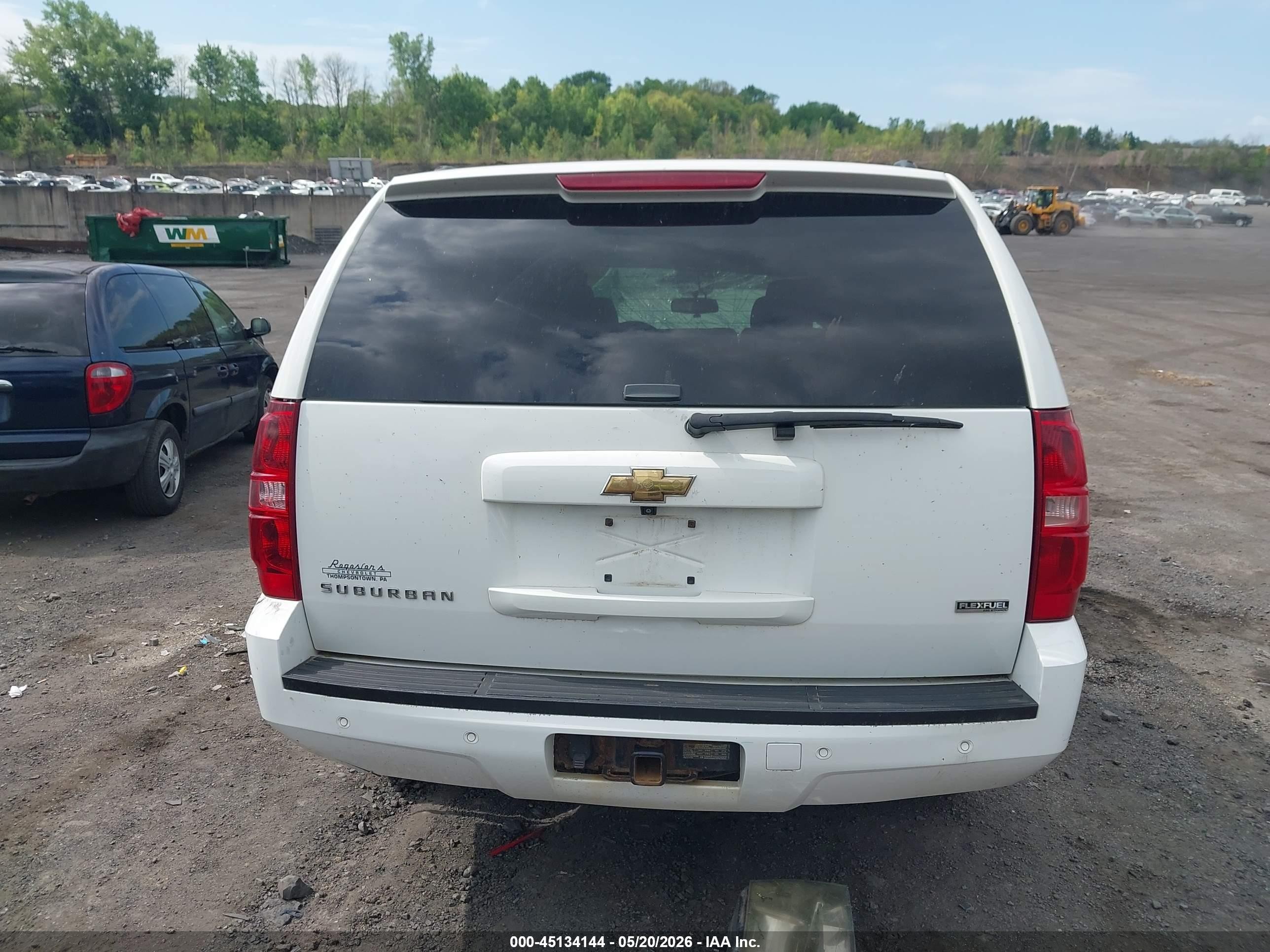2009 Chevrolet Suburban 1500 Ls White vin: 1GNFK16319R295606