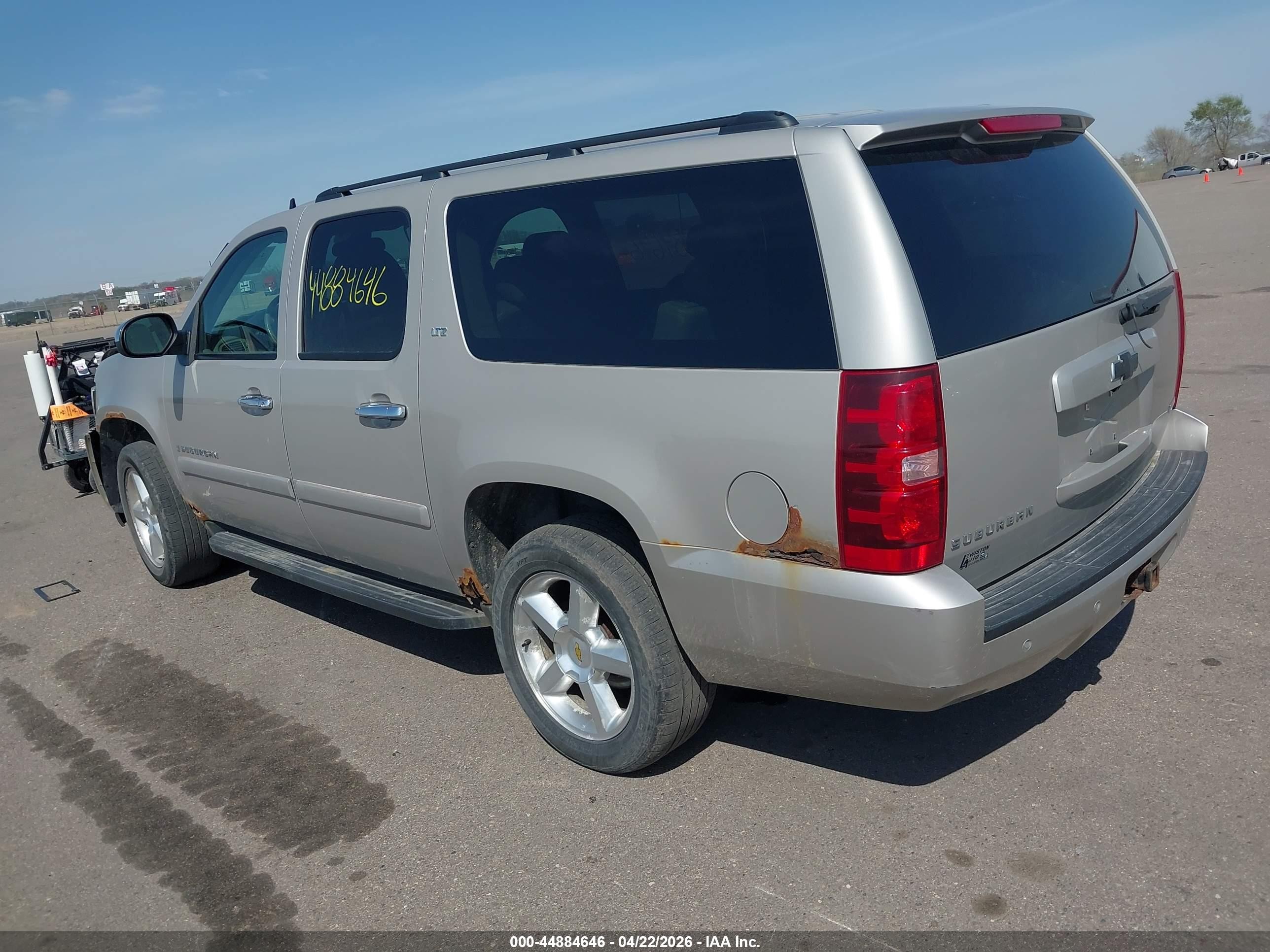 2008 Chevrolet Suburban 1500 Ltz Серебряный vin: 1GNFK16338J120447