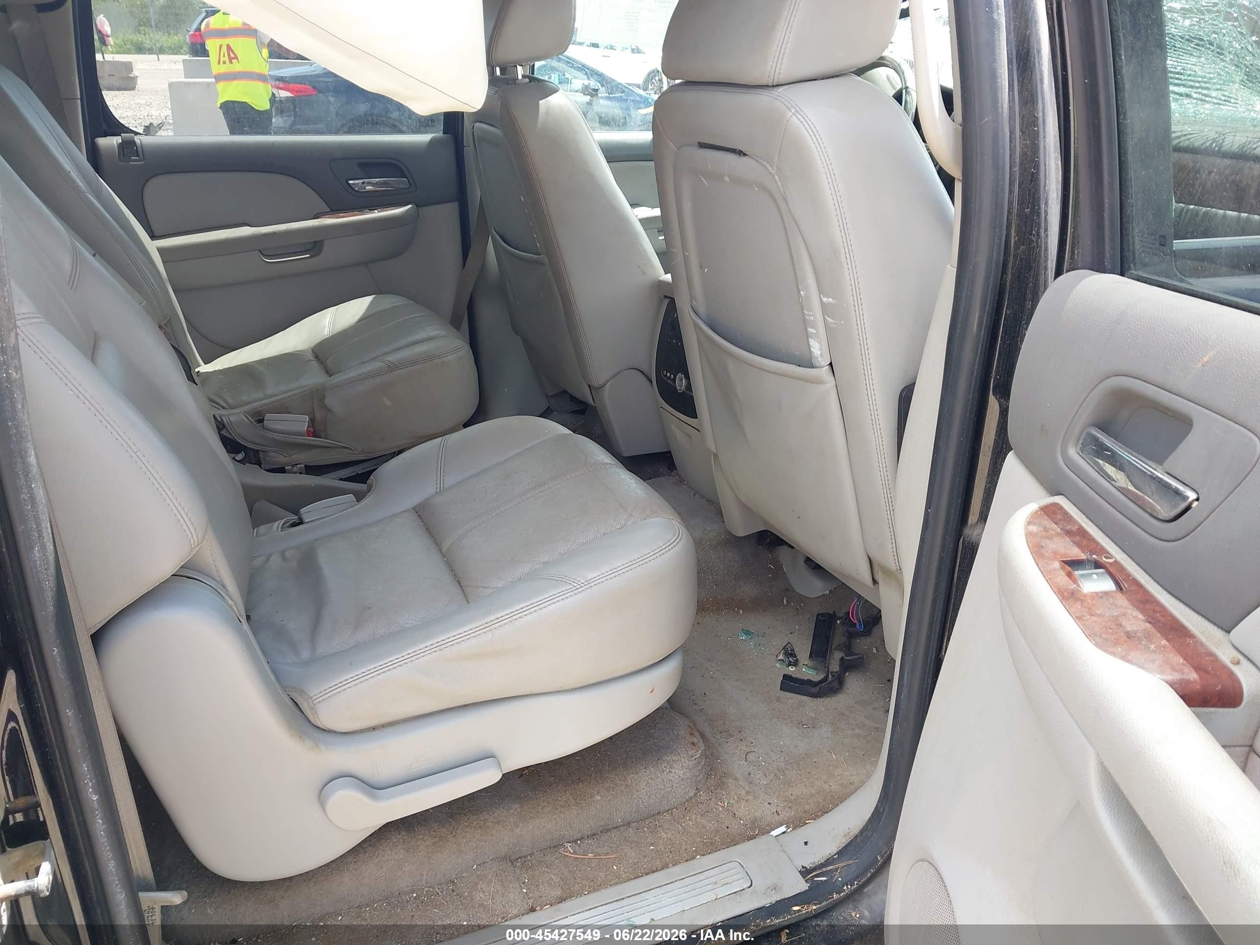 2008 Chevrolet Suburban 1500 Ltz Black vin: 1GNFK16338J214392