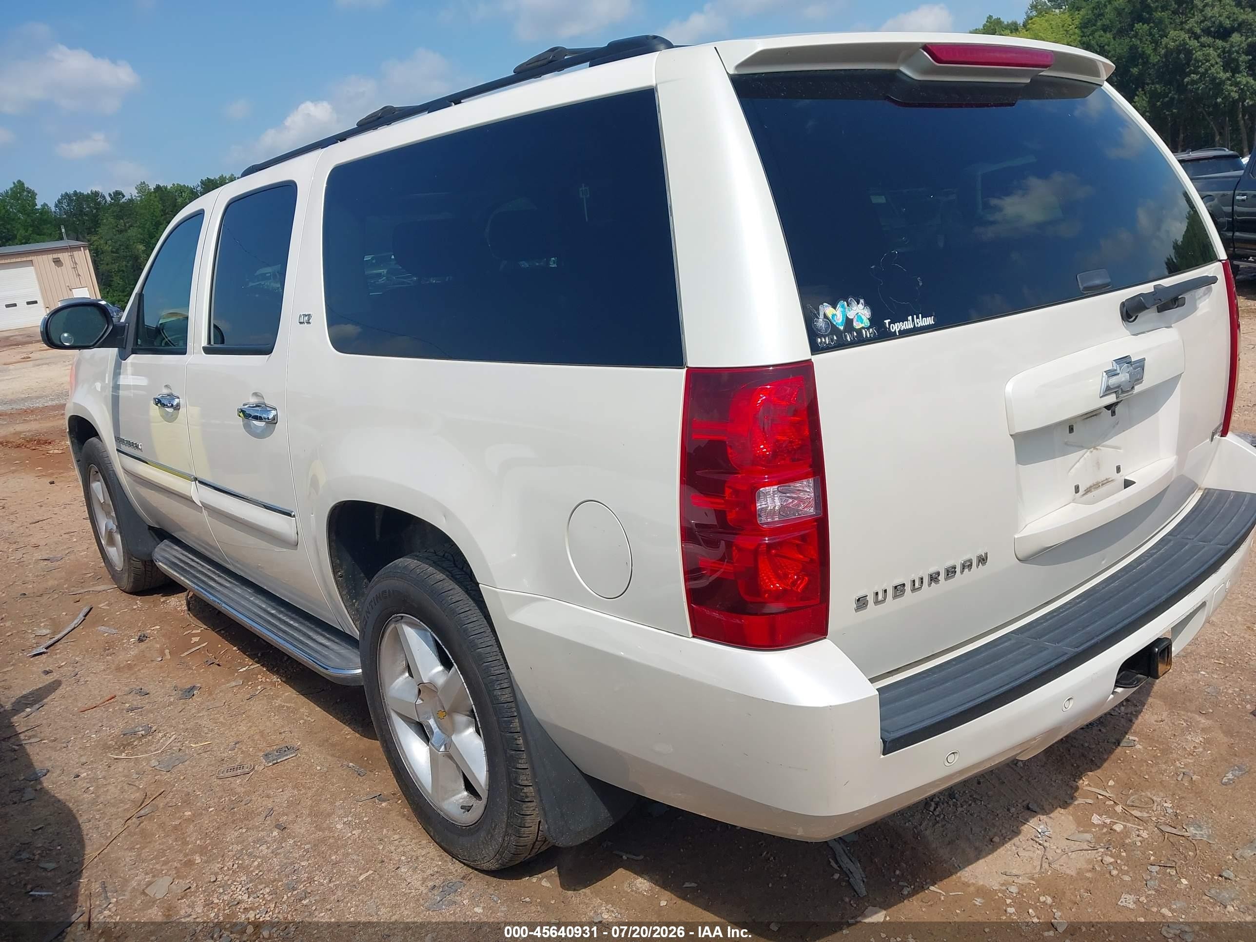 2008 Chevrolet Suburban 1500 Ltz White vin: 1GNFK16338R240816