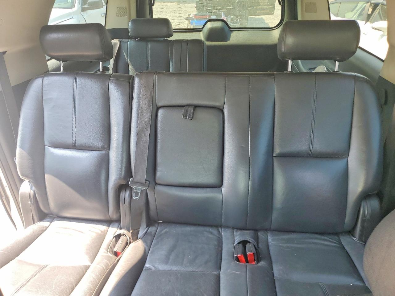 2007 Chevrolet Suburban K1500 Серебряный vin: 1GNFK16357J220743