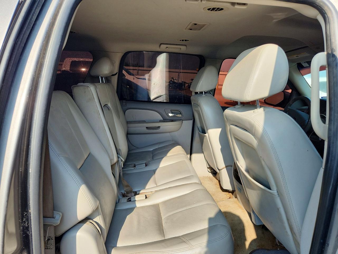 2007 Chevrolet Suburban K1500 Beige vin: 1GNFK16367R185132
