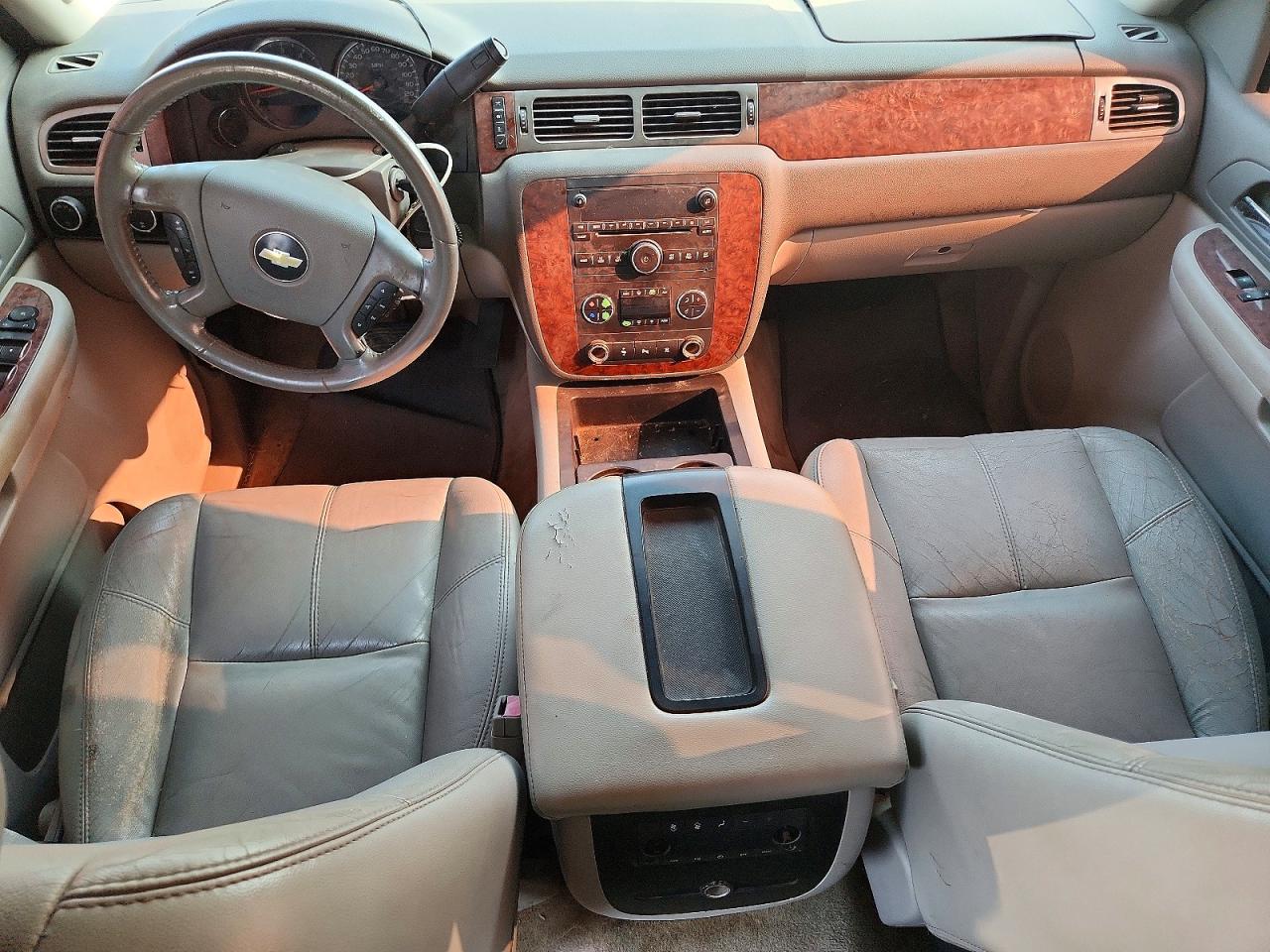 2007 Chevrolet Suburban K1500 Beige vin: 1GNFK16367R185132