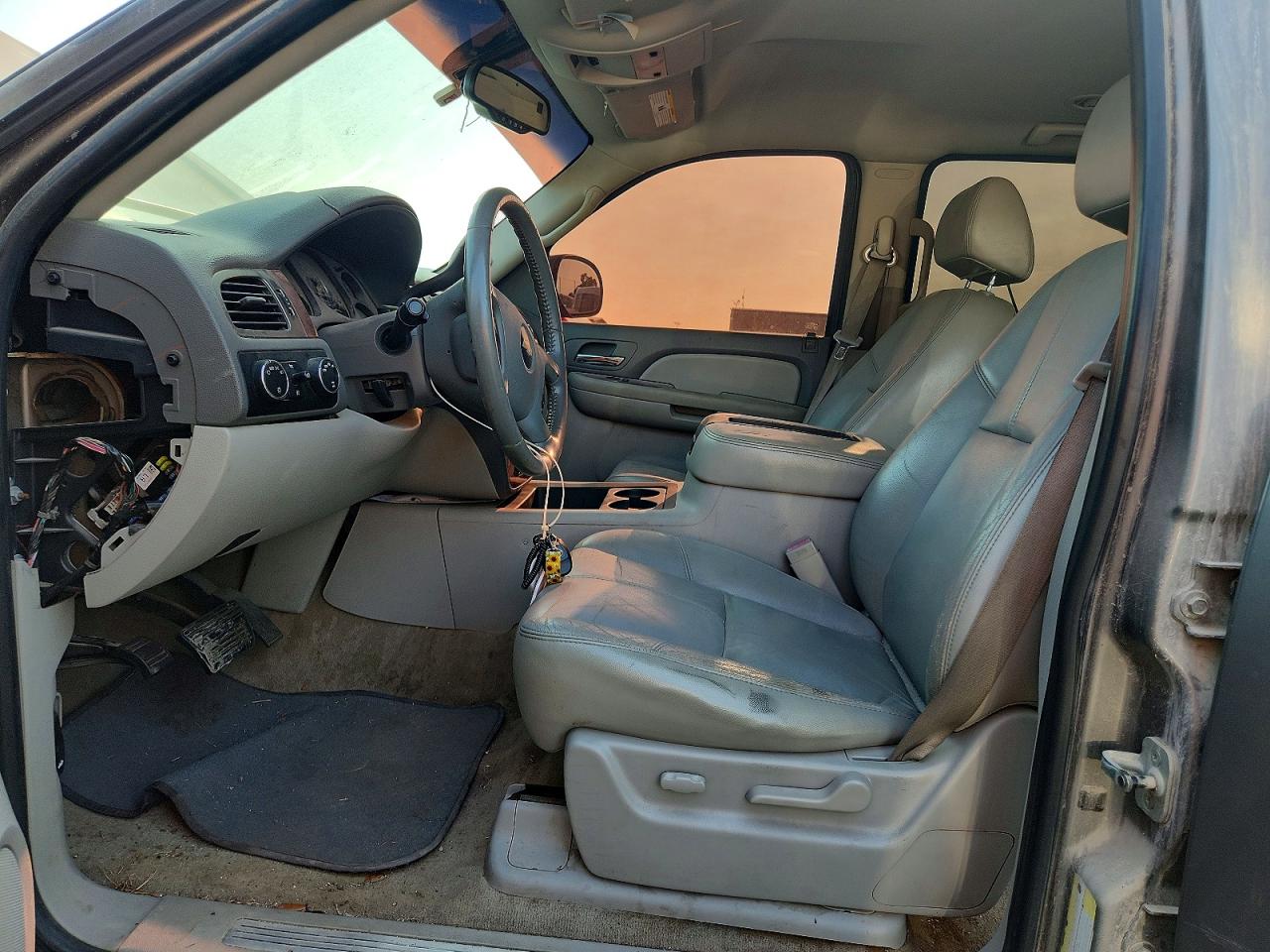2007 Chevrolet Suburban K1500 Beige vin: 1GNFK16367R185132