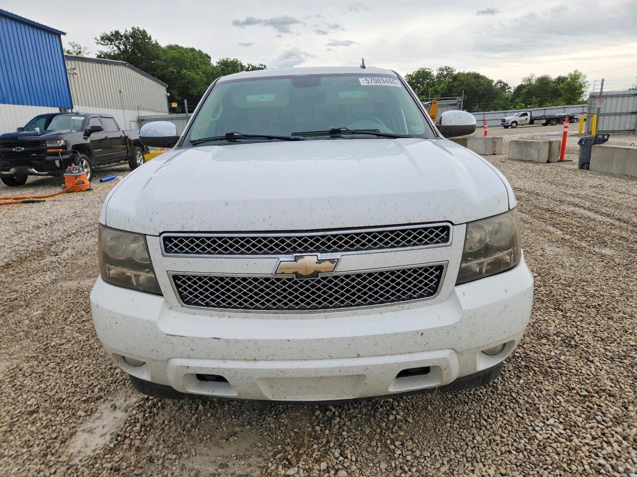 2008 Chevrolet Suburban White vin: 1GNFK16368J242431