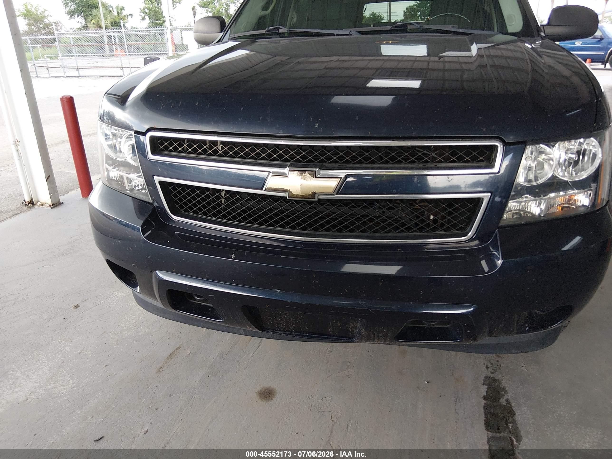 2008 Chevrolet Suburban 1500 Ls White vin: 1GNFK16378J223497