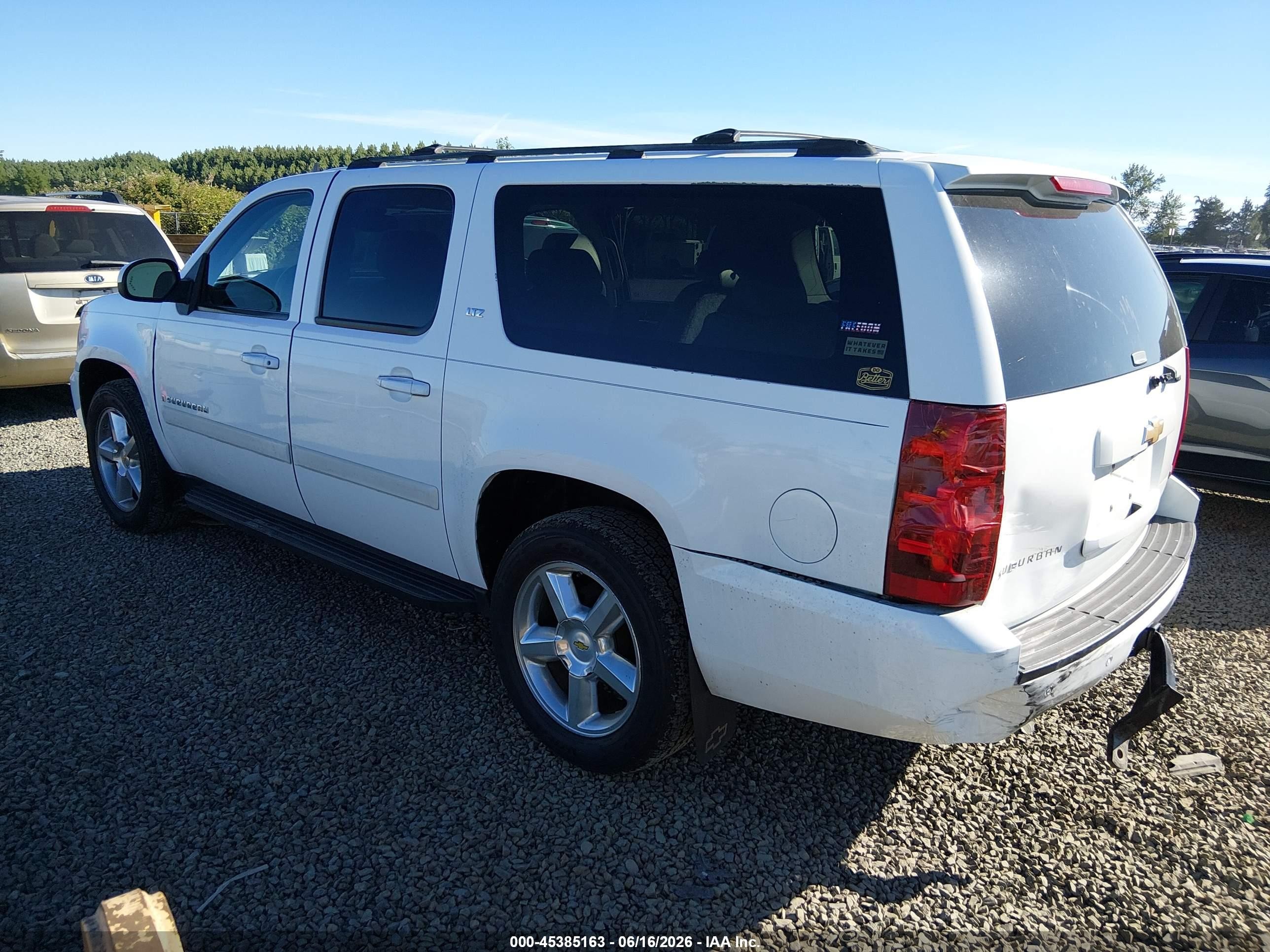 2007 Chevrolet Suburban 1500 Ltz White vin: 1GNFK163X7J214775