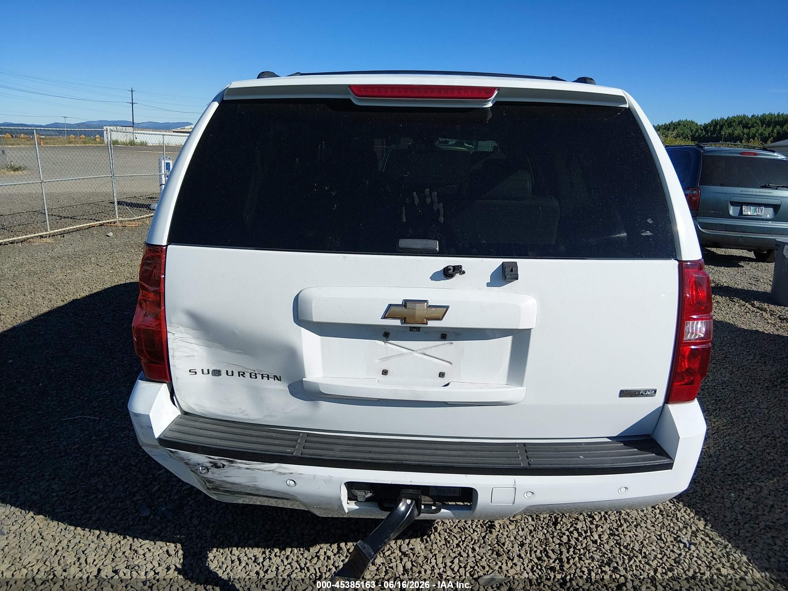 2007 Chevrolet Suburban 1500 Ltz White vin: 1GNFK163X7J214775