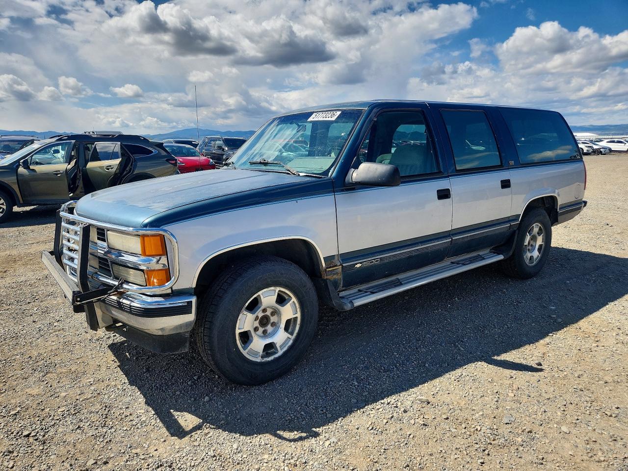 1994 Chevrolet Subrban Blue vin: 1GNFK16K0RJ362122