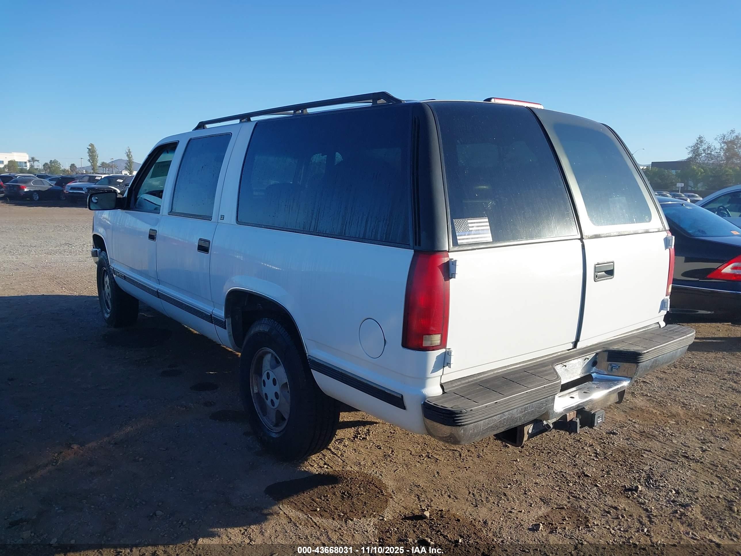 1995 Chevrolet Suburban K1500 White vin: 1GNFK16K1SJ454796