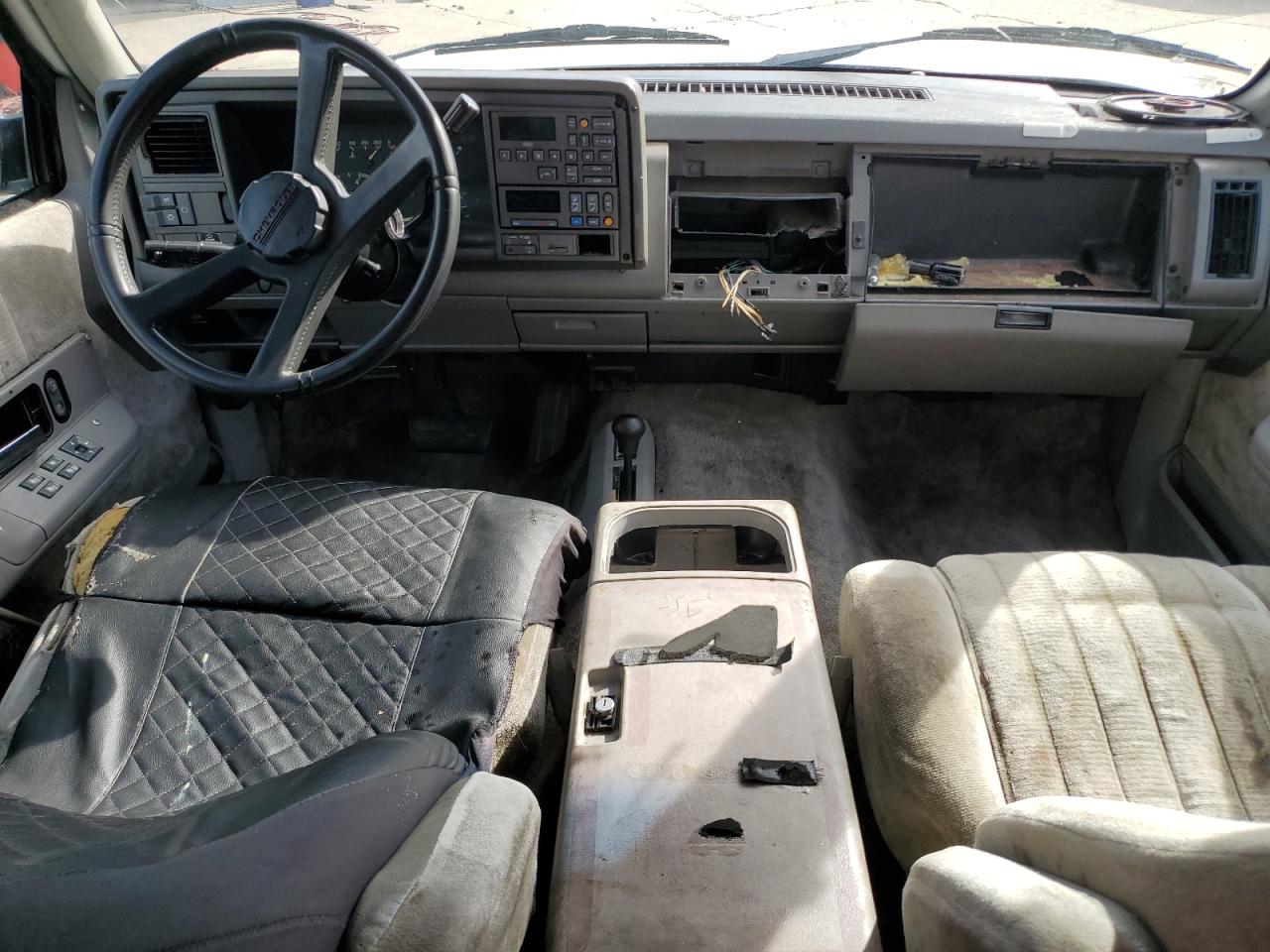 1992 Chevrolet Suburban K1500 White vin: 1GNFK16K3NJ355563