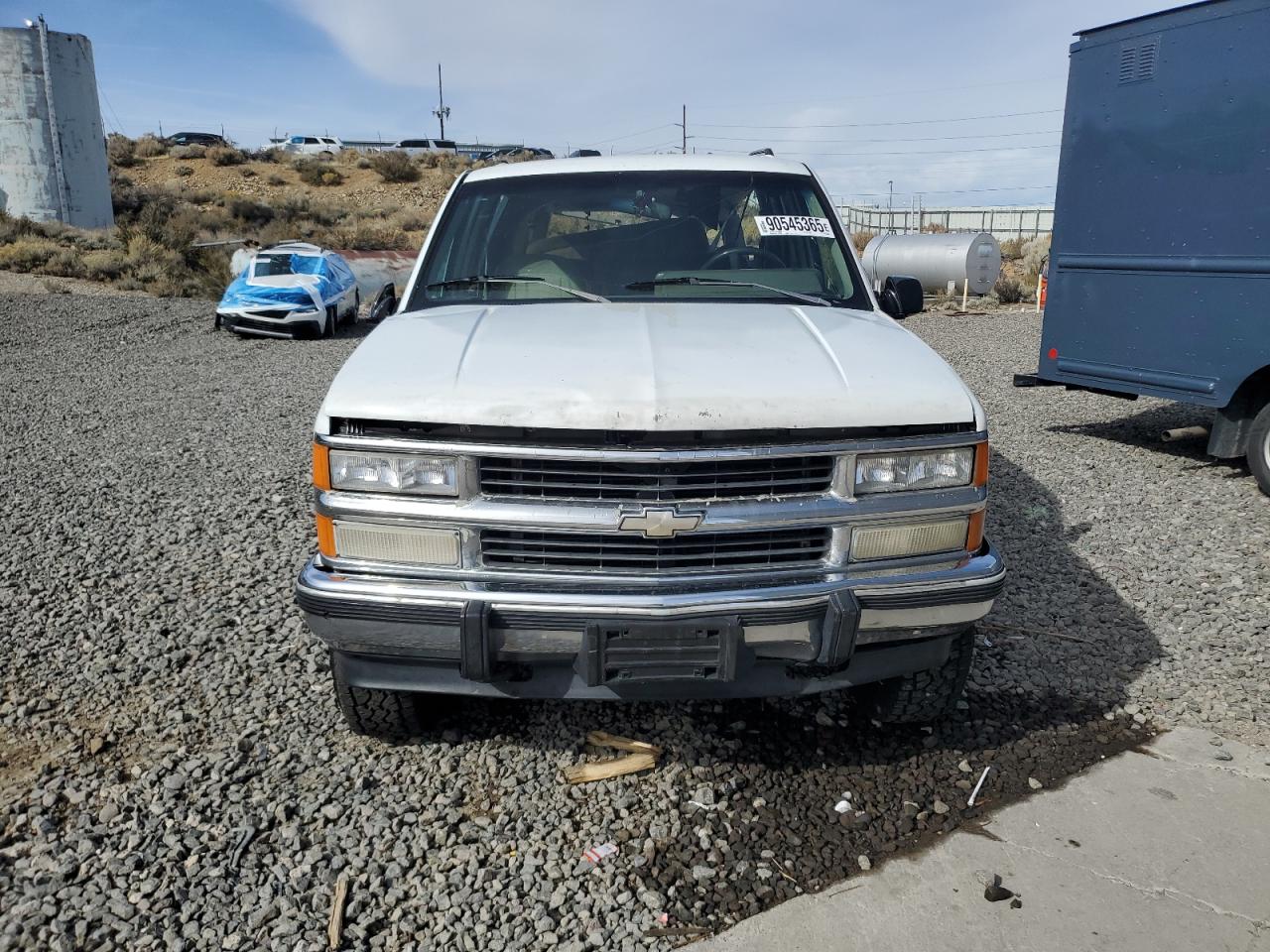 1992 Chevrolet Suburban K1500 White vin: 1GNFK16K3NJ355563