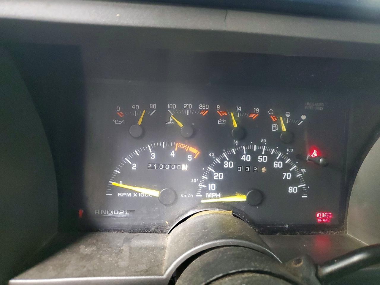 1993 Chevrolet Suburban K1500 Two Tone vin: 1GNFK16K3PJ405154