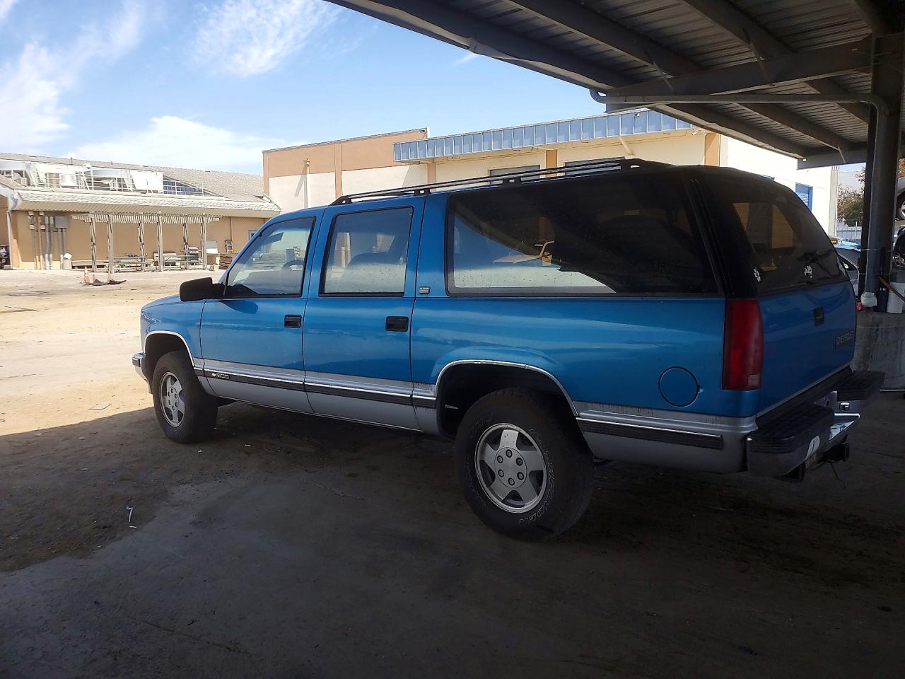 1992 Chevrolet Suburban K1500 Blue vin: 1GNFK16K5NJ322905