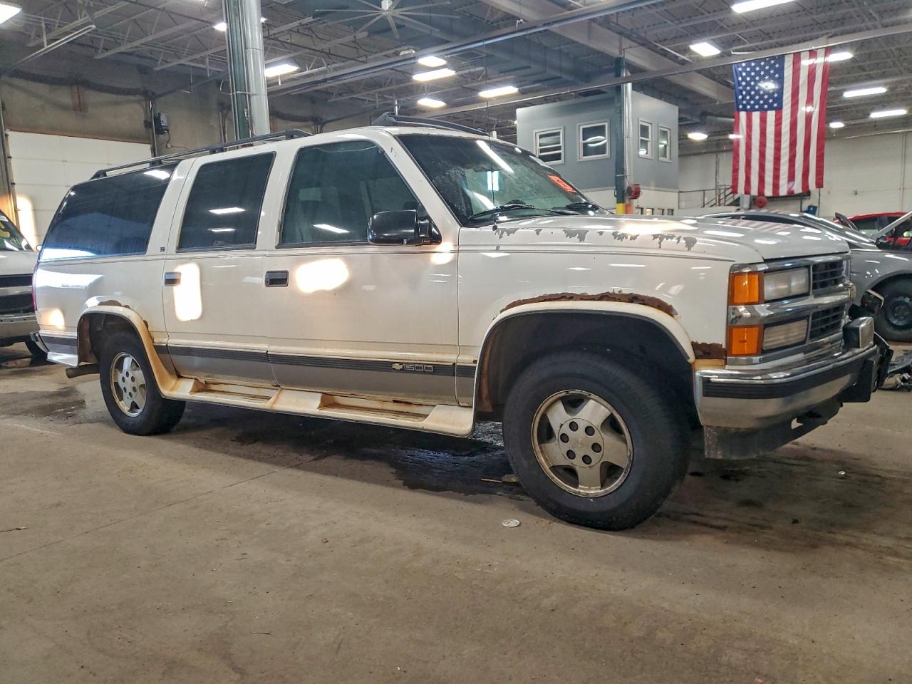 1995 Chevrolet Suburban K1500 White vin: 1GNFK16K5SJ304576
