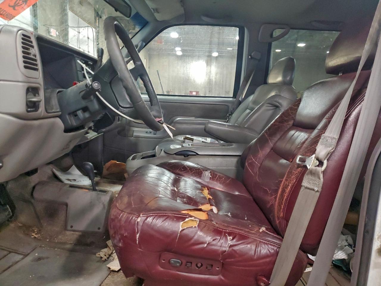 1995 Chevrolet Suburban K1500 White vin: 1GNFK16K5SJ304576