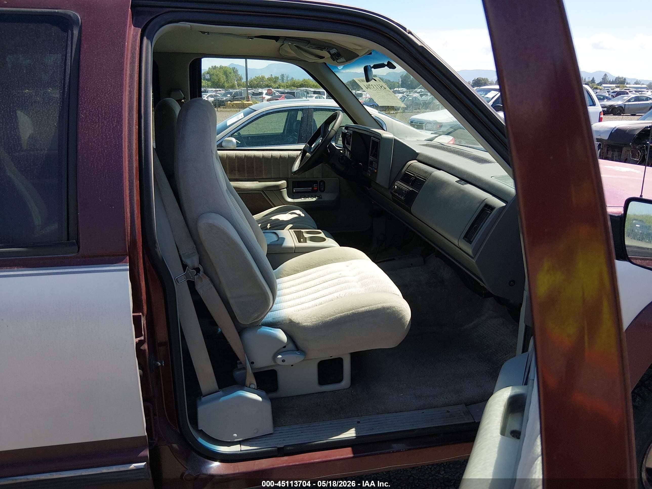 1994 Chevrolet Suburban K1500 Red vin: 1GNFK16K8RJ435480