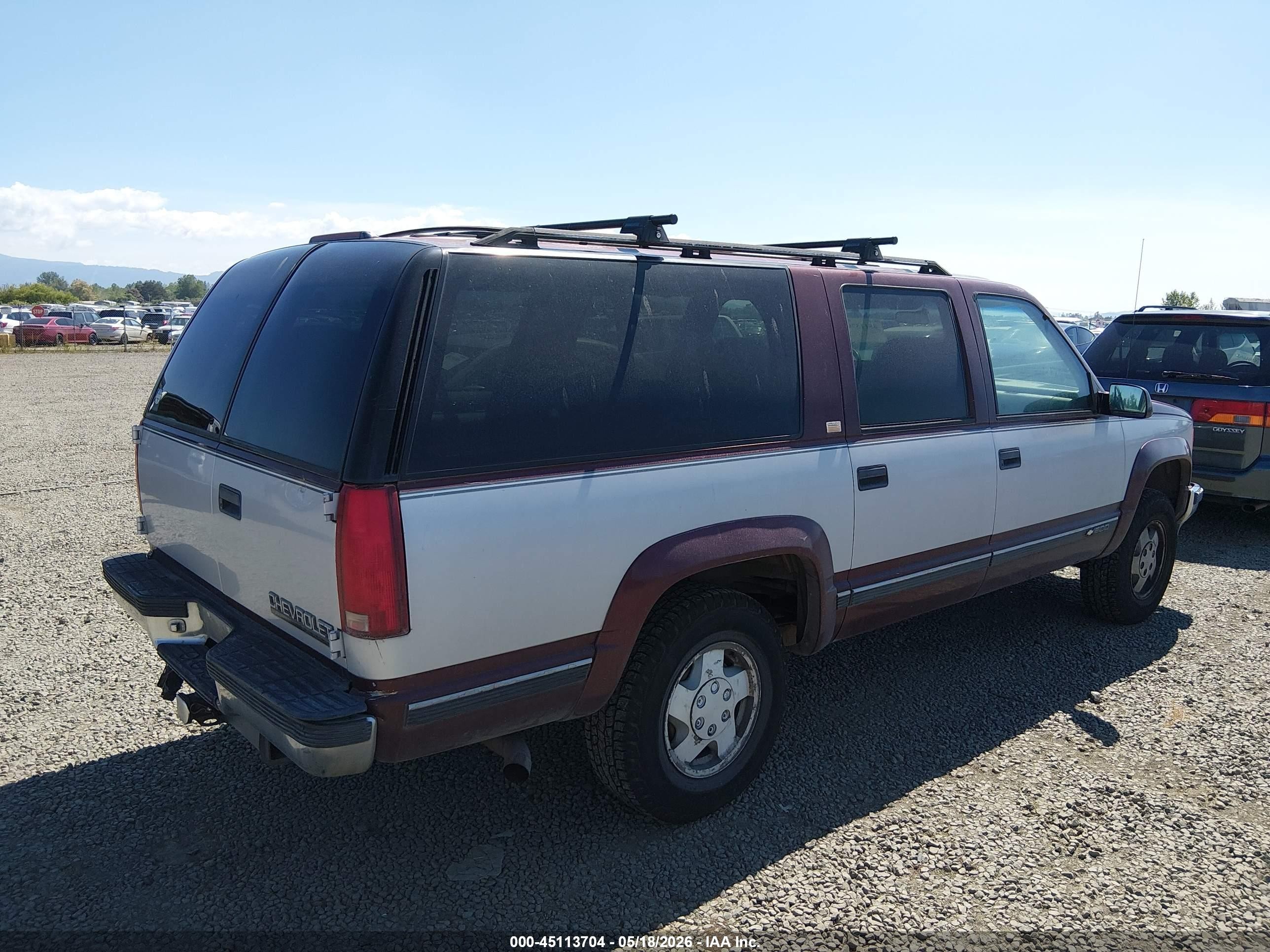 1994 Chevrolet Suburban K1500 Red vin: 1GNFK16K8RJ435480