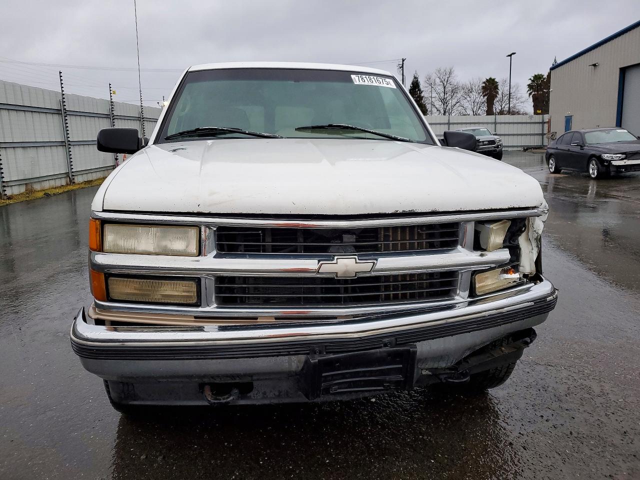 1995 Chevrolet Suburban K1500 White vin: 1GNFK16KXSJ427239