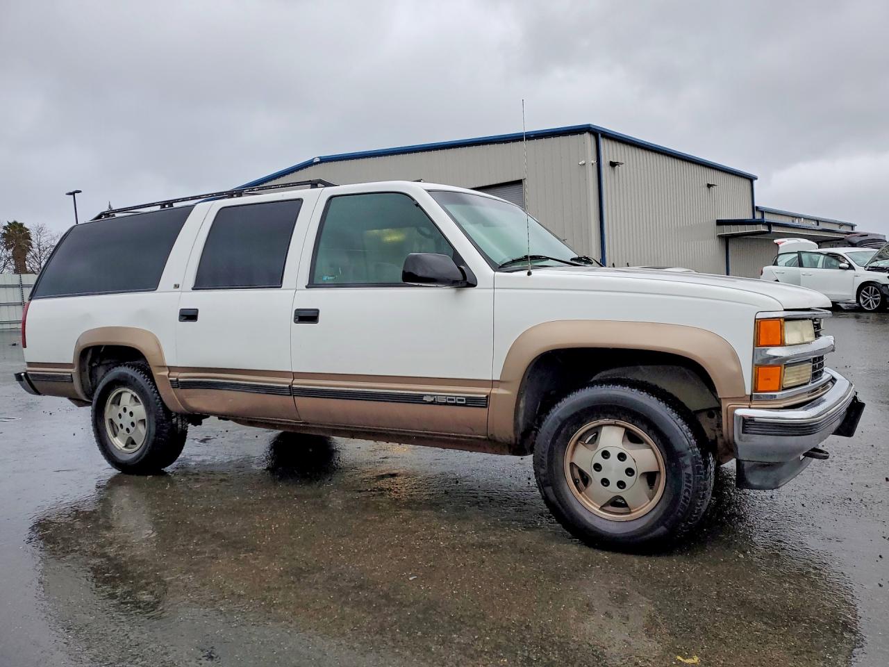 1995 Chevrolet Suburban K1500 White vin: 1GNFK16KXSJ427239