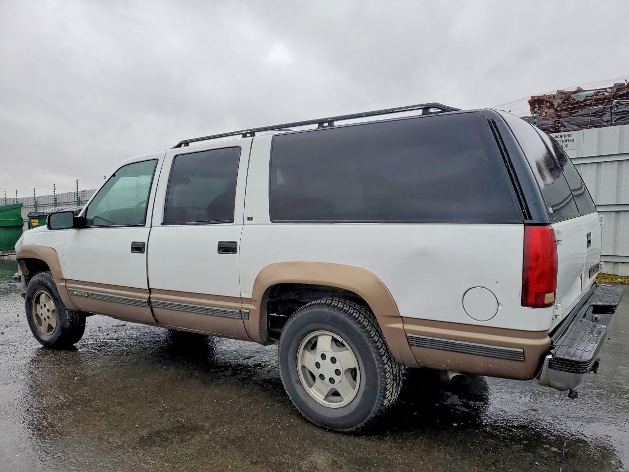 1995 Chevrolet Suburban K1500 White vin: 1GNFK16KXSJ427239
